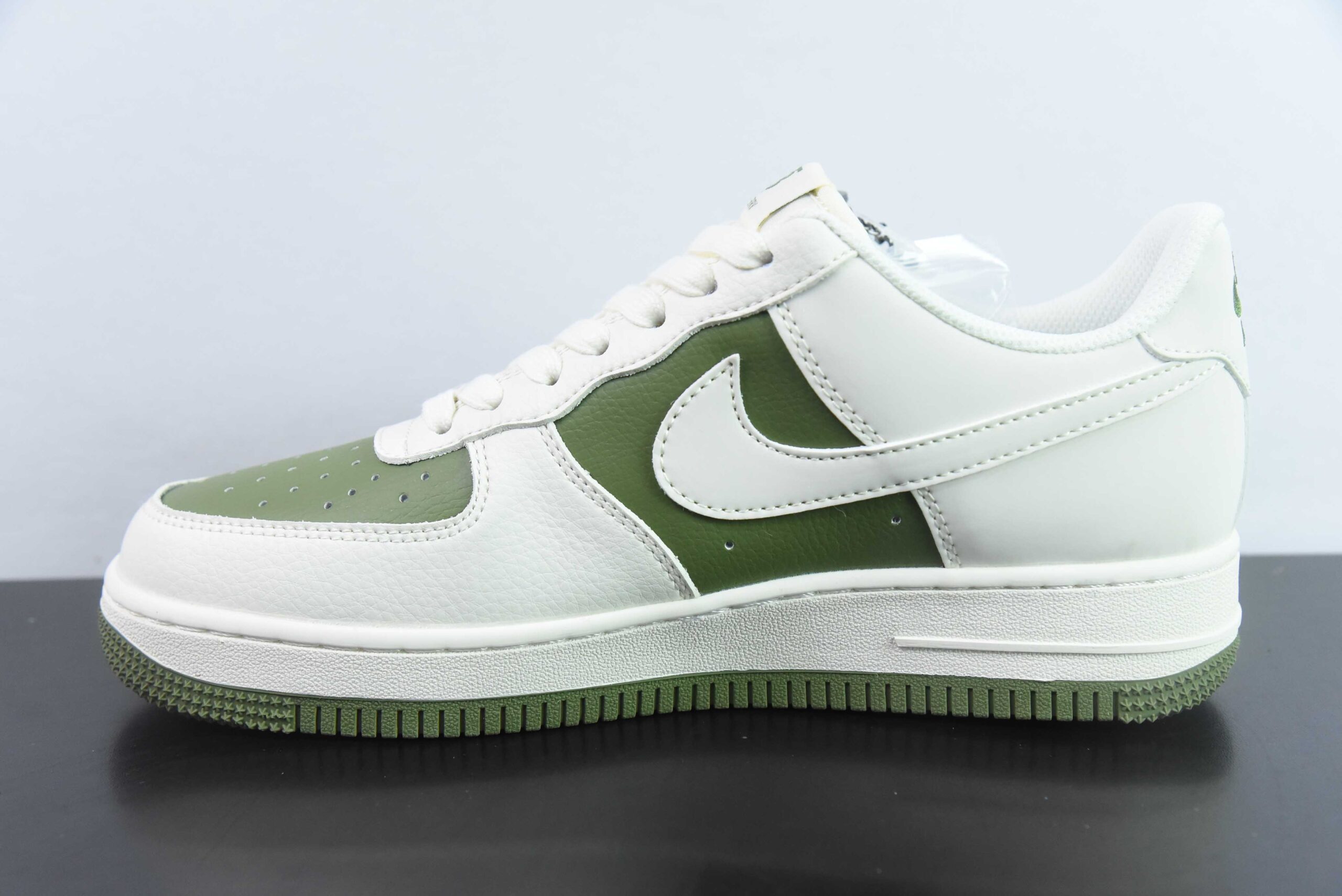 耐克Nike Air Force 1 AF1 白绿BURBRRRY印花空军一号低帮休闲板鞋纯原版本 货号：BB8588-221