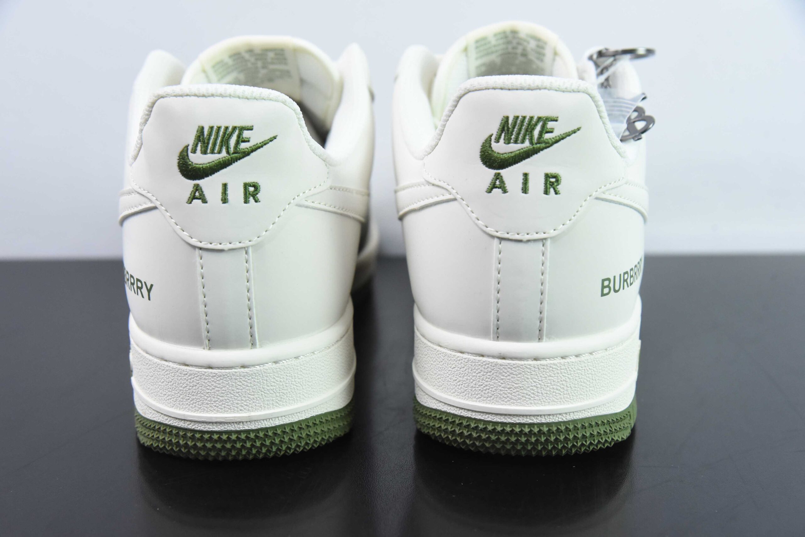 耐克Nike Air Force 1 AF1 白绿BURBRRRY印花空军一号低帮休闲板鞋纯原版本 货号：BB8588-221