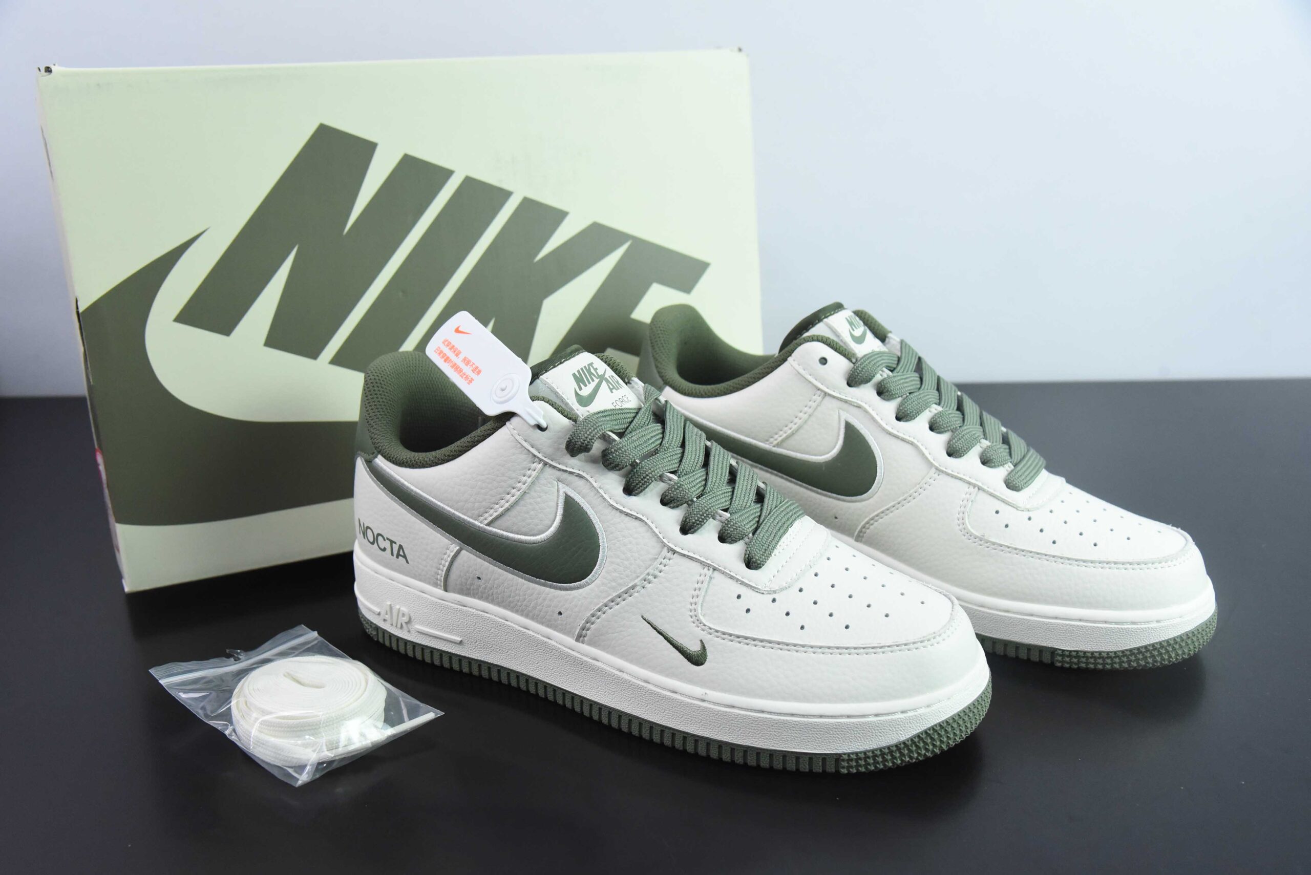 耐克Nike NOCTA x Air Force 1 Low 米白墨绿空军一号低帮休闲板鞋纯原版本 货号：N00224-027