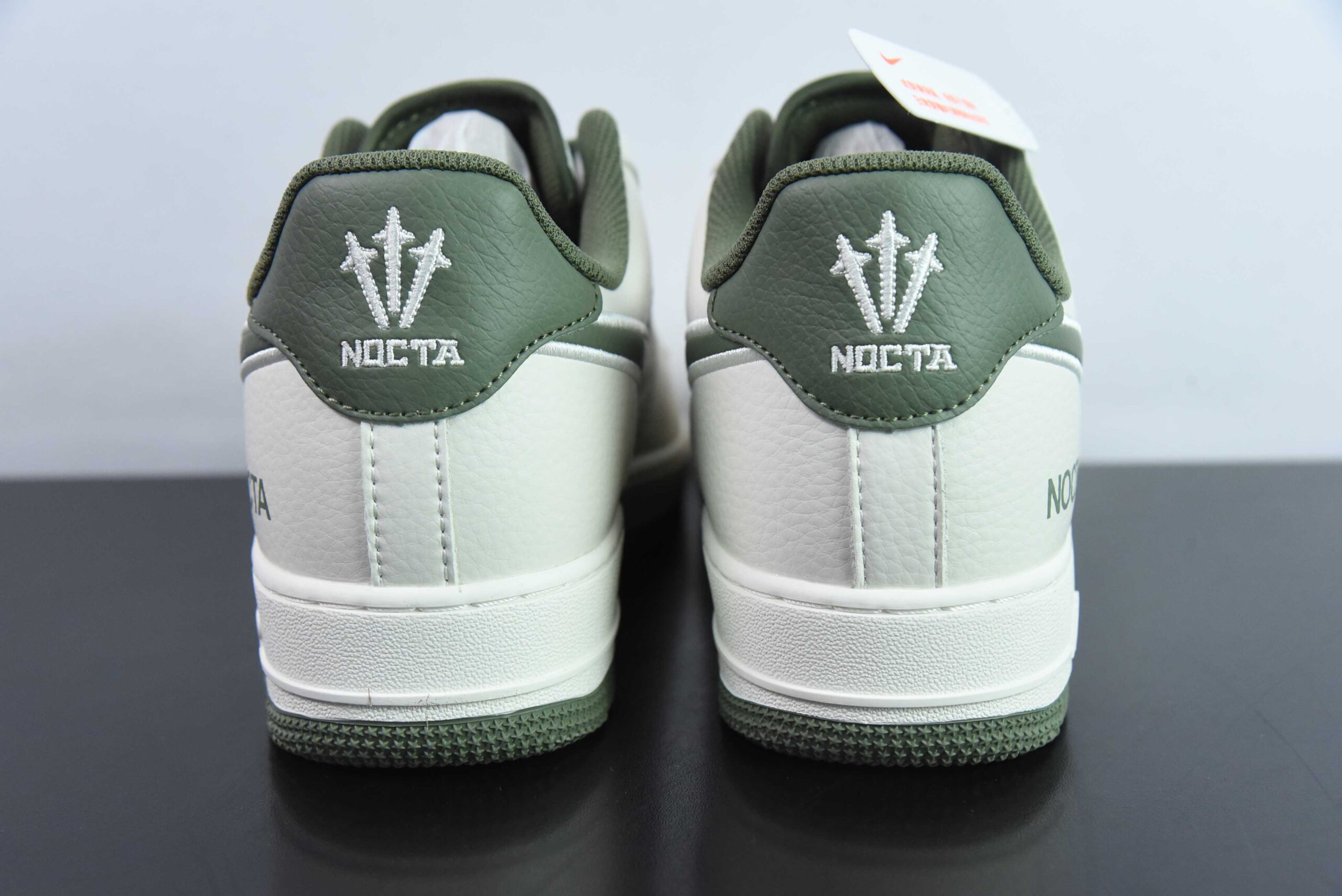 耐克Nike NOCTA x Air Force 1 Low 米白墨绿空军一号低帮休闲板鞋纯原版本 货号：N00224-027