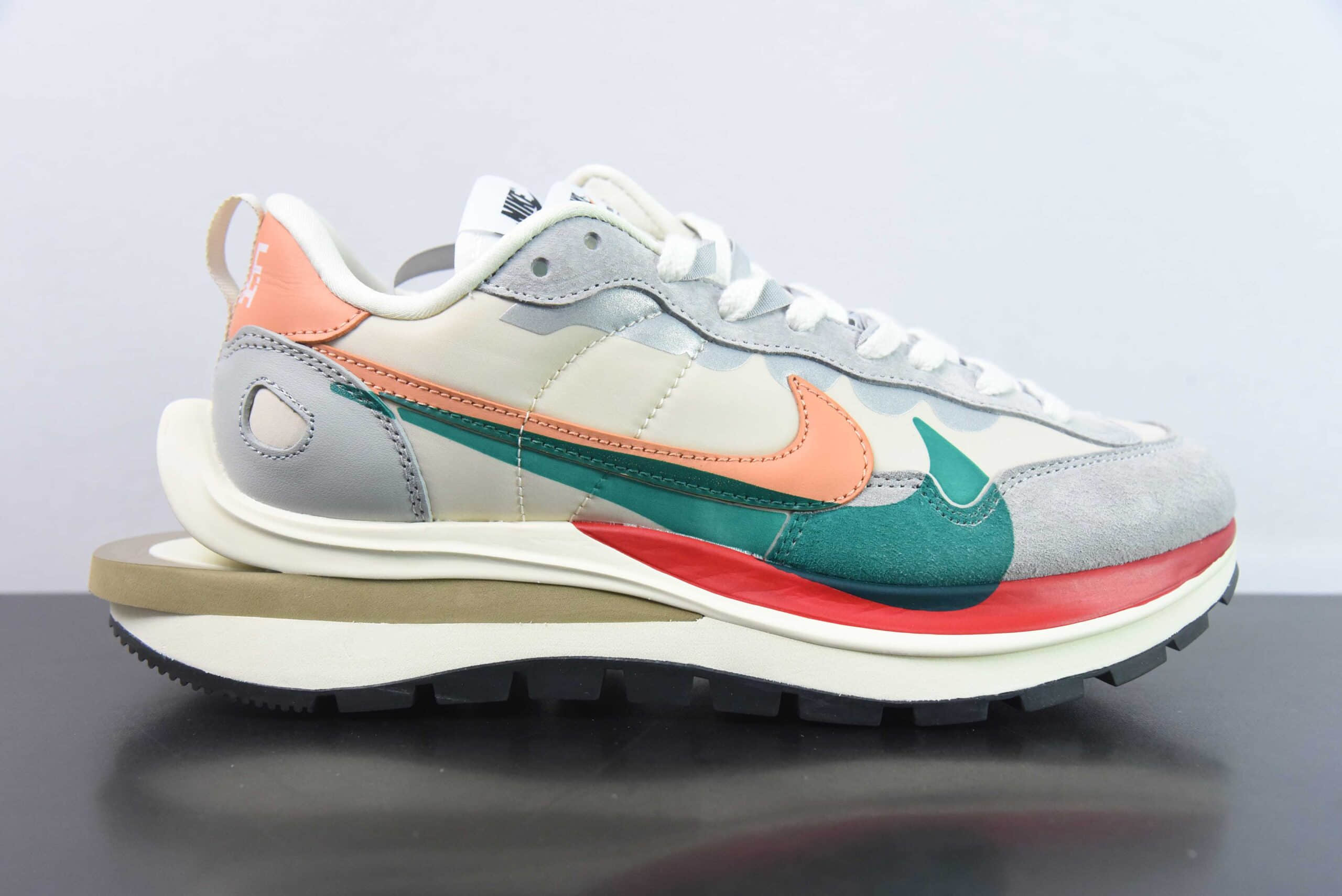 耐克Nike Sacai x VaporWaffle sacai 3.0 米桔色重磅联名华夫低帮运动休闲走秀鞋纯原版本 货号：DD1875-107