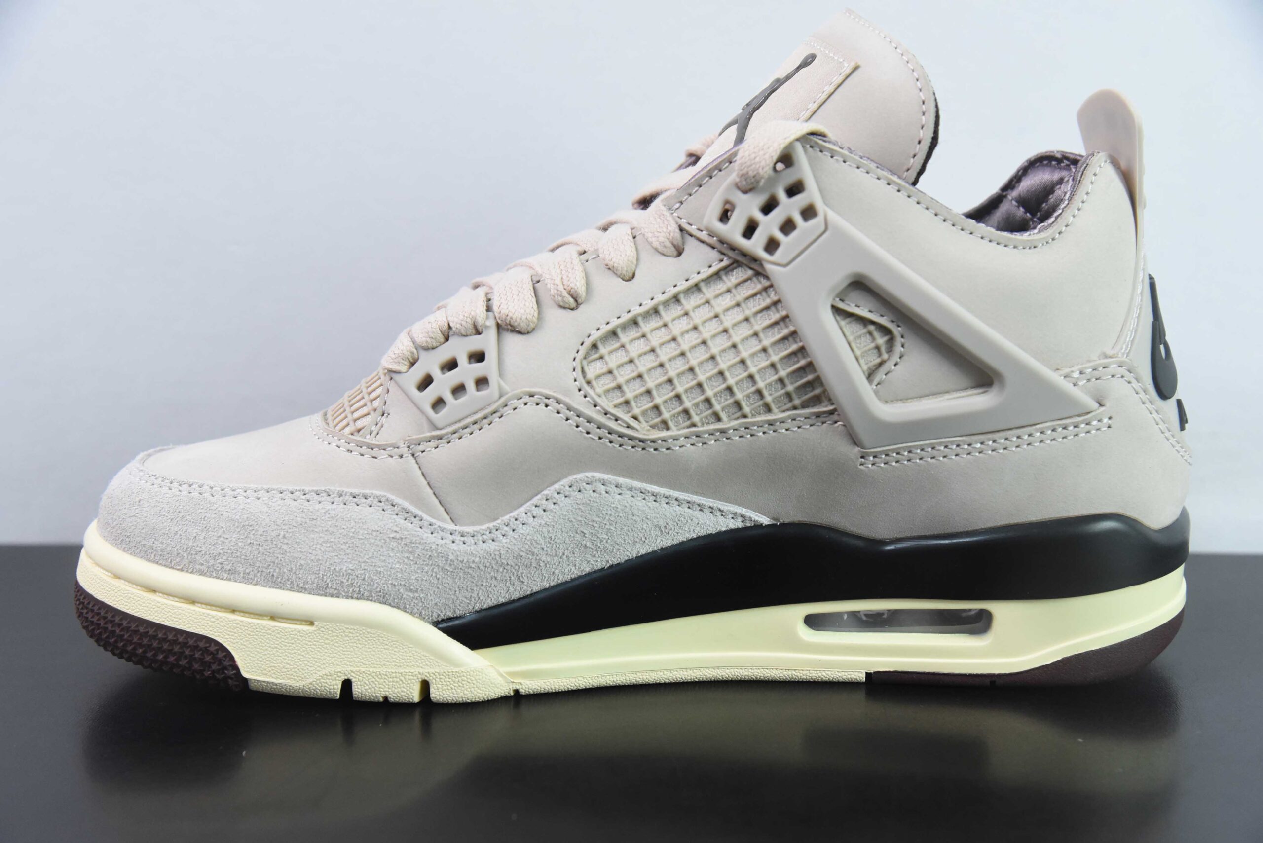 乔丹 A Ma Maniere x Air Jordan 4 “Fossil Stone” AJ4重磅联名奶茶棕文化篮球鞋纯原版本 货号：FZ4810-200 