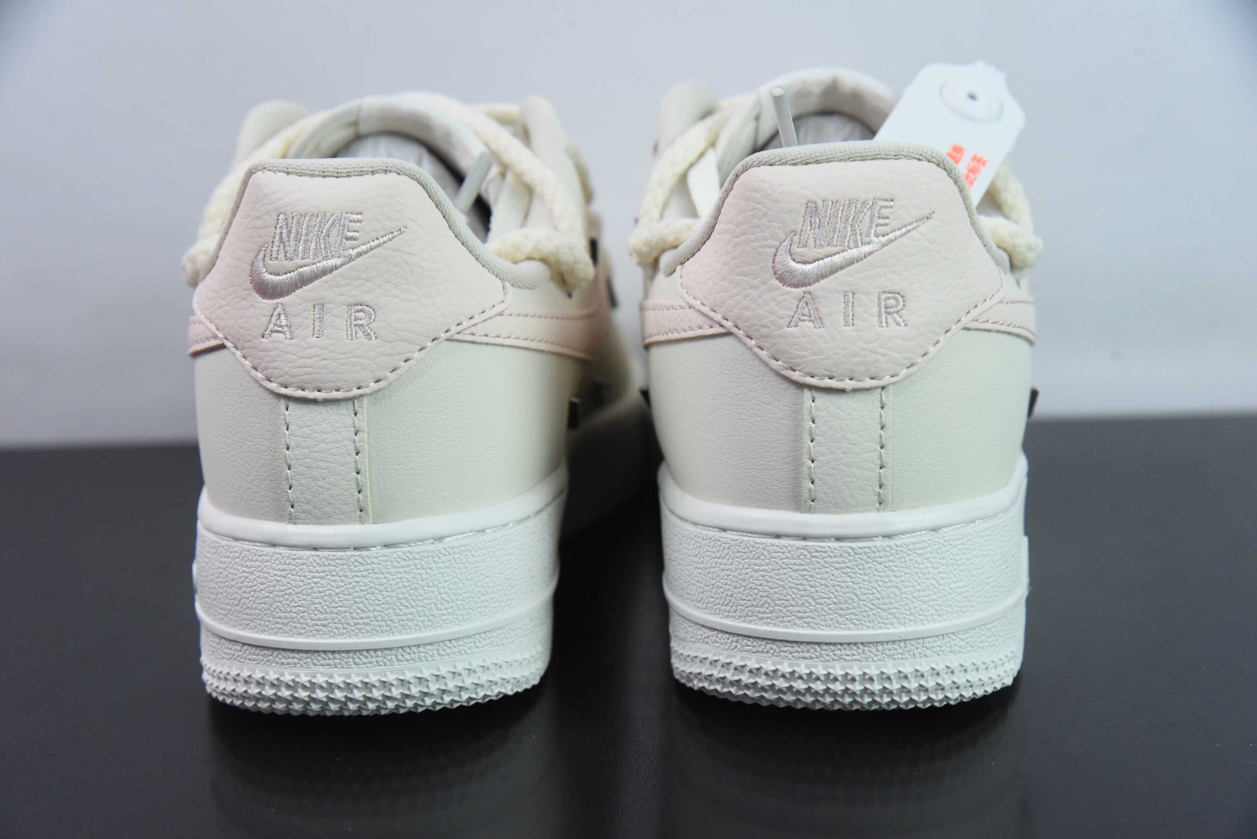 耐克Nike Air Force 1'07 Low 淡粉色解构四勾空军一号低帮休闲板鞋纯原版本 货号：FC8110-181