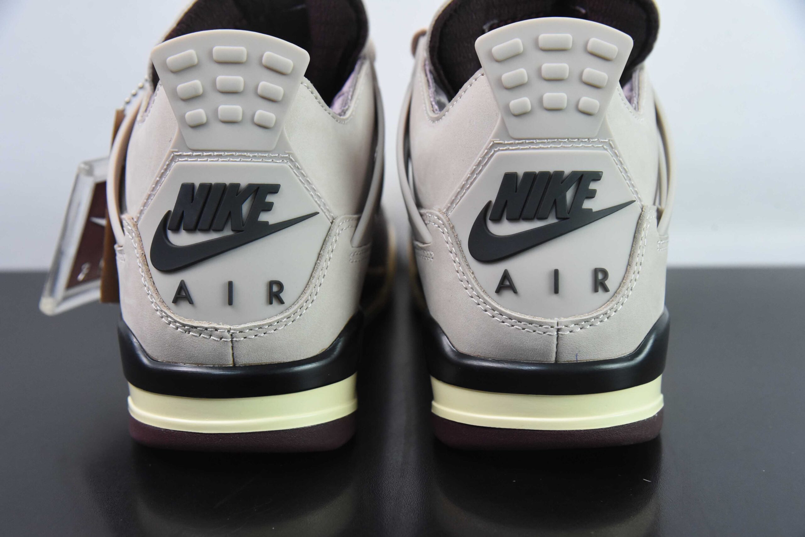 乔丹 A Ma Maniere x Air Jordan 4 “Fossil Stone” AJ4重磅联名奶茶棕文化篮球鞋纯原版本 货号：FZ4810-200 