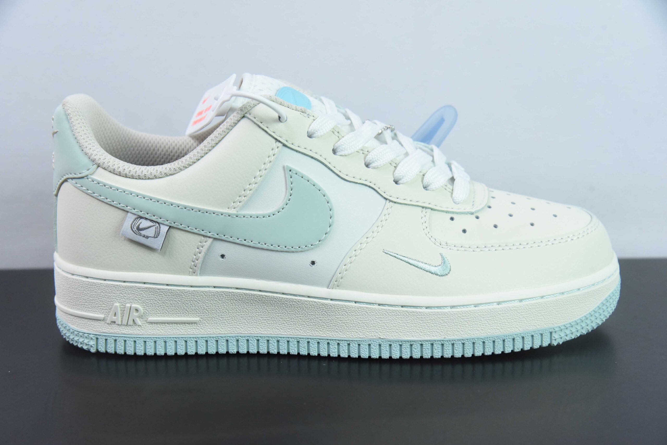 耐克Nike Air Force 1 Low 07 米蒂芙尼绿小钩空军一号低帮休闲板鞋纯原版本 货号：FB1839-211