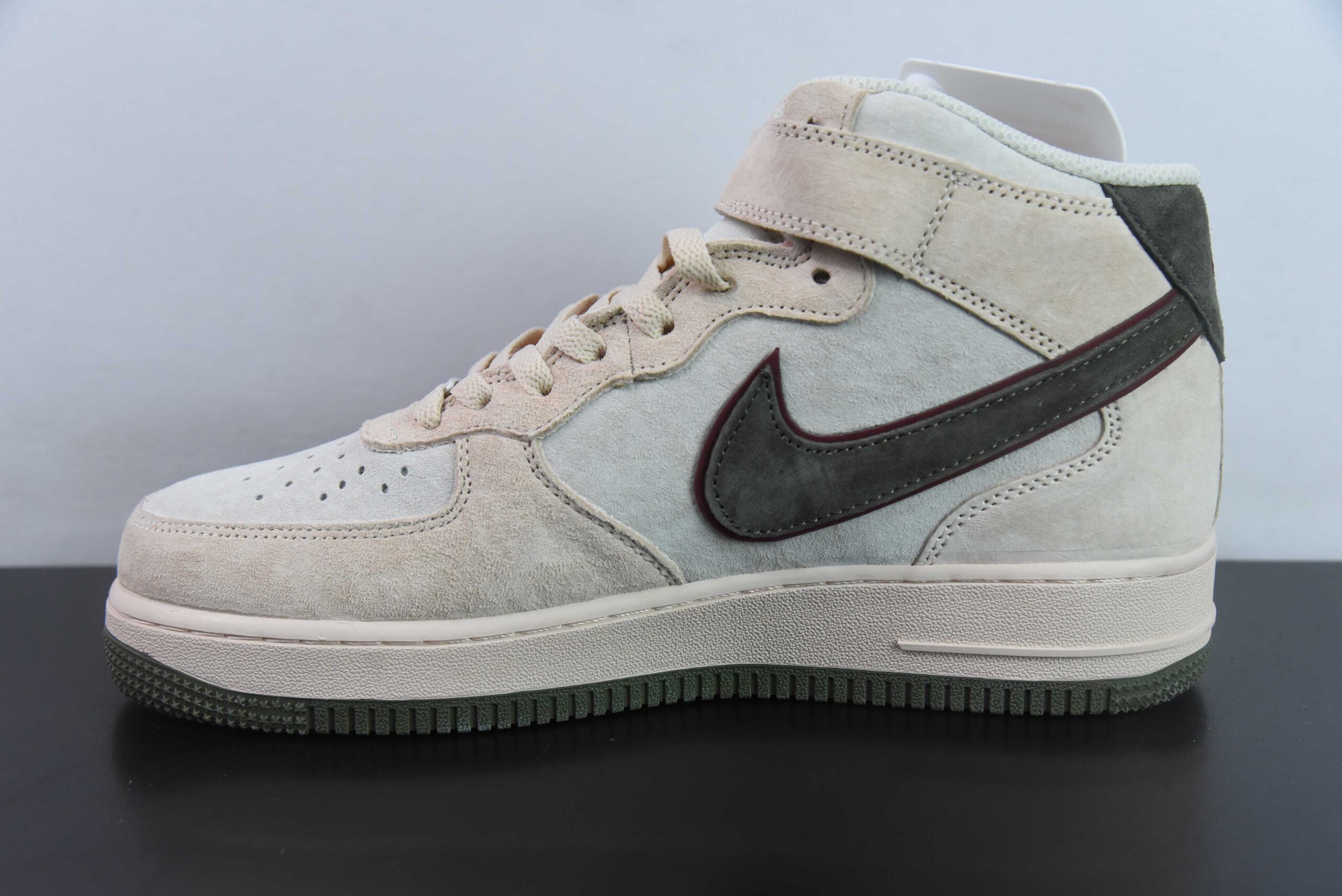 耐克Nike Air Force 1 Mid 07 路飞粉棕麂皮空军一号中帮休闲板鞋纯原版本 货号：CG9908-101