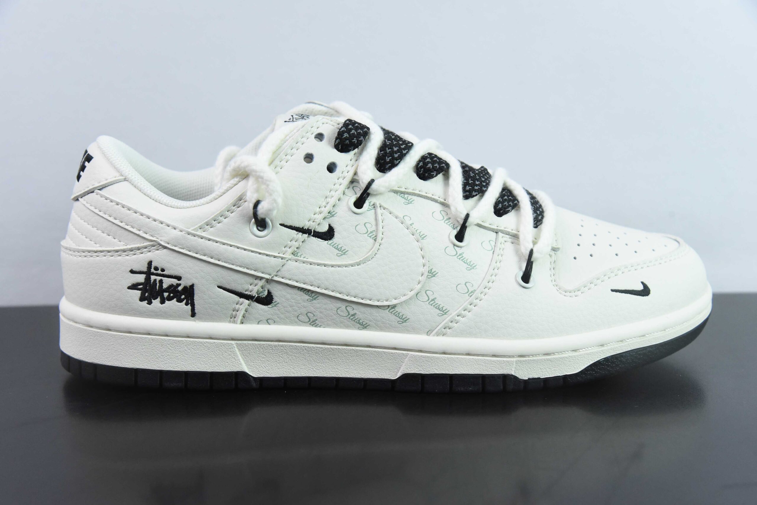 耐克Nike SB Dunk Low 斯图西联名米白白勾周年高端定制SB低帮休闲板鞋纯原版本 货号：SJ2068-276 