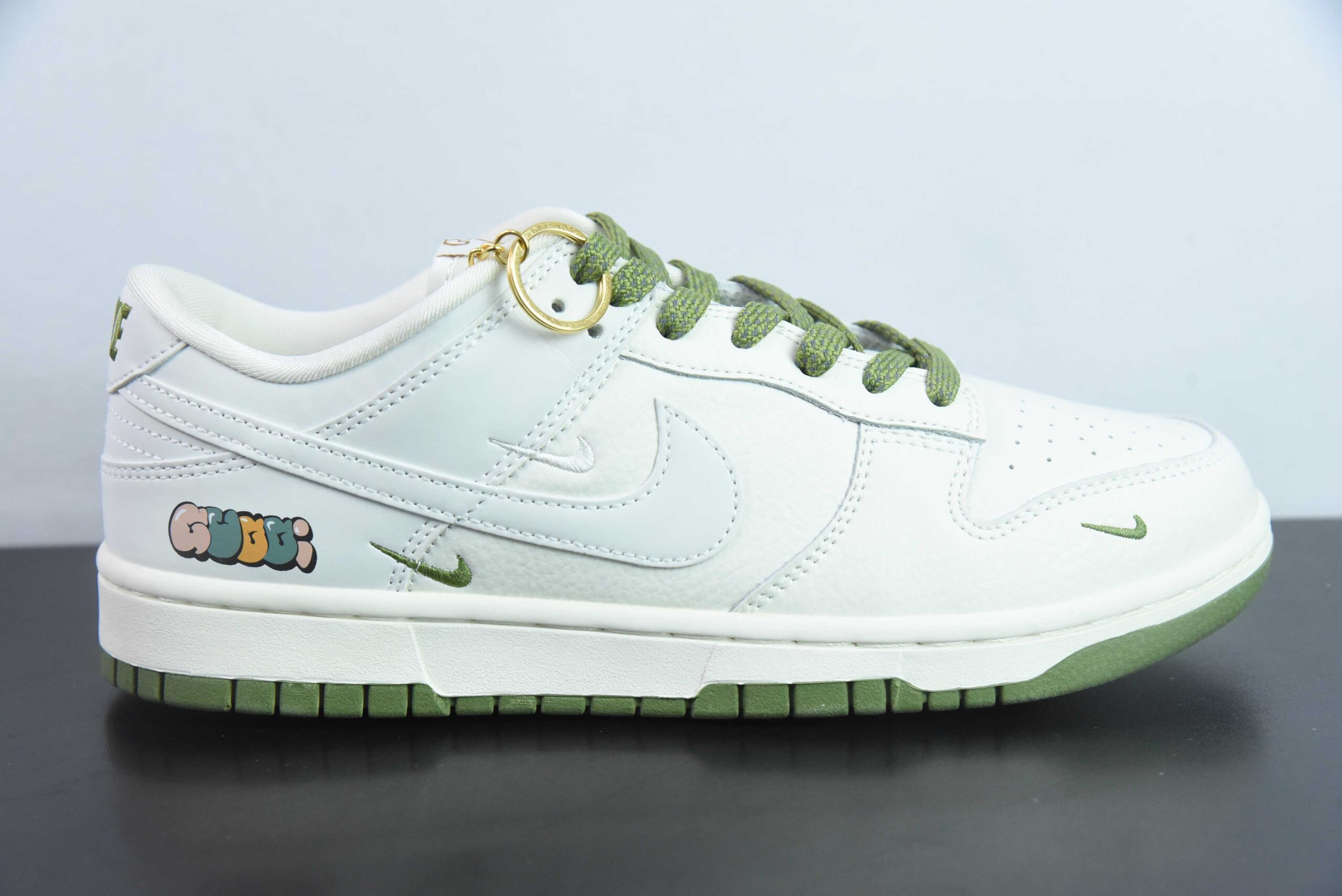 耐克Nike Dunk Low SB古驰联名白绿印花定制版SB低帮休闲滑板鞋纯原版本 货号：KK1888-007