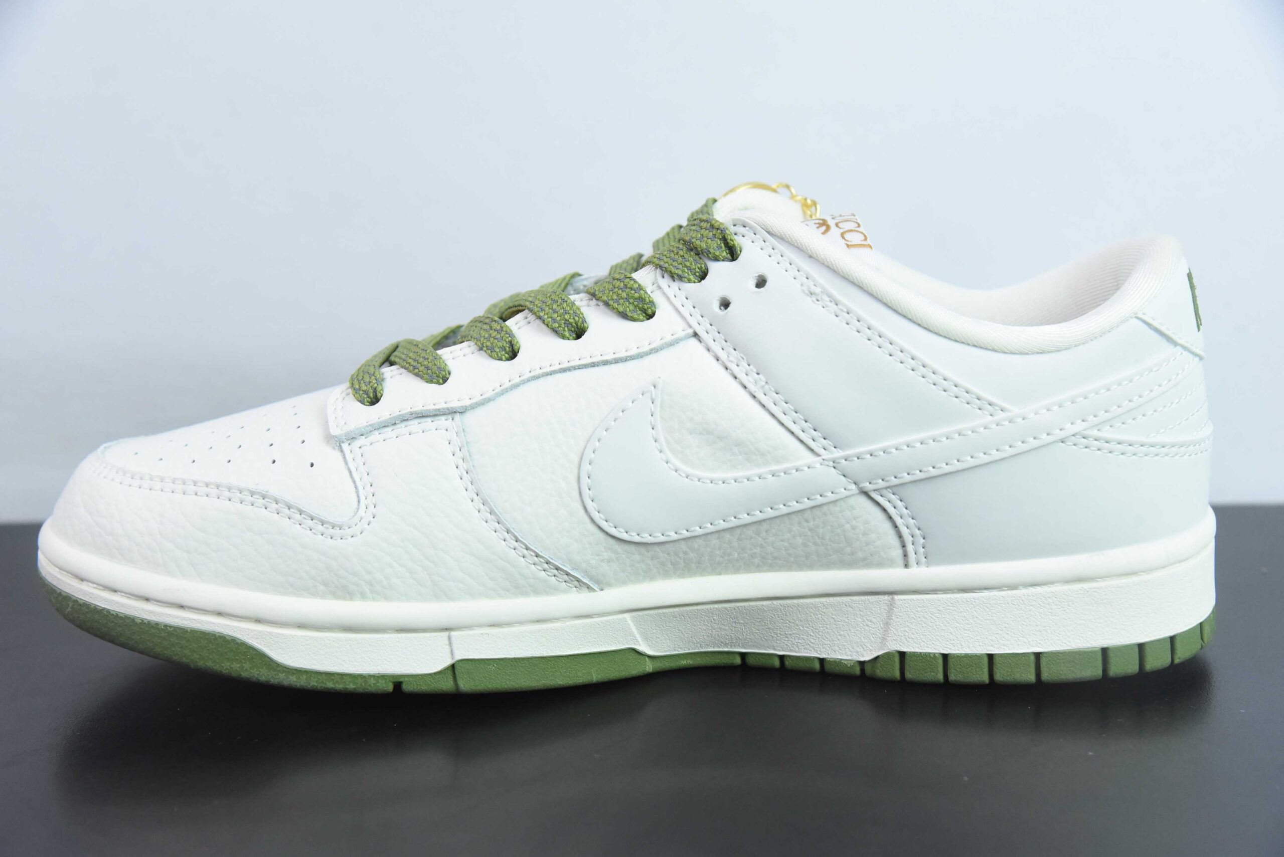 耐克Nike Dunk Low SB古驰联名白绿印花定制版SB低帮休闲滑板鞋纯原版本 货号：KK1888-007