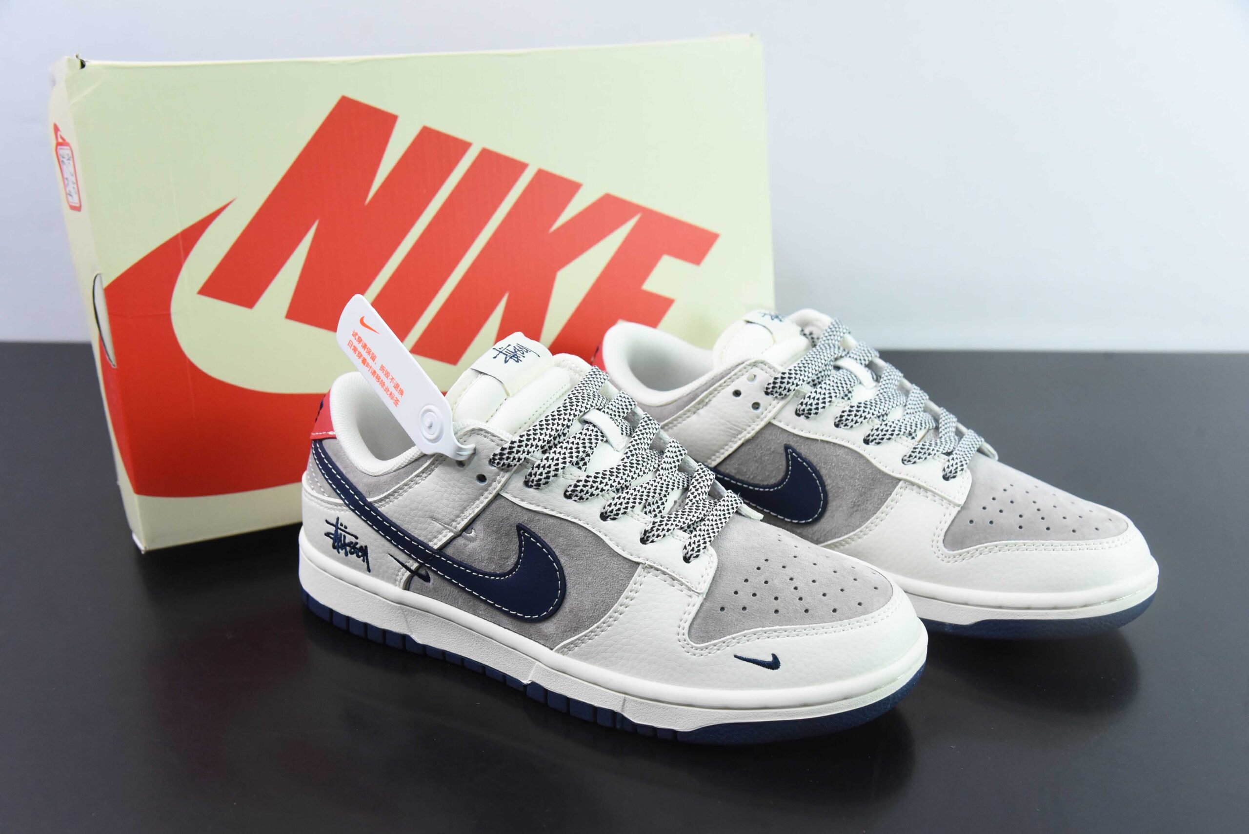 耐克Nike SB Dunk Low 斯图西联名猪八米蓝勾周年高端定制SB低帮休闲板鞋纯原版本 货号：SJ1089-003