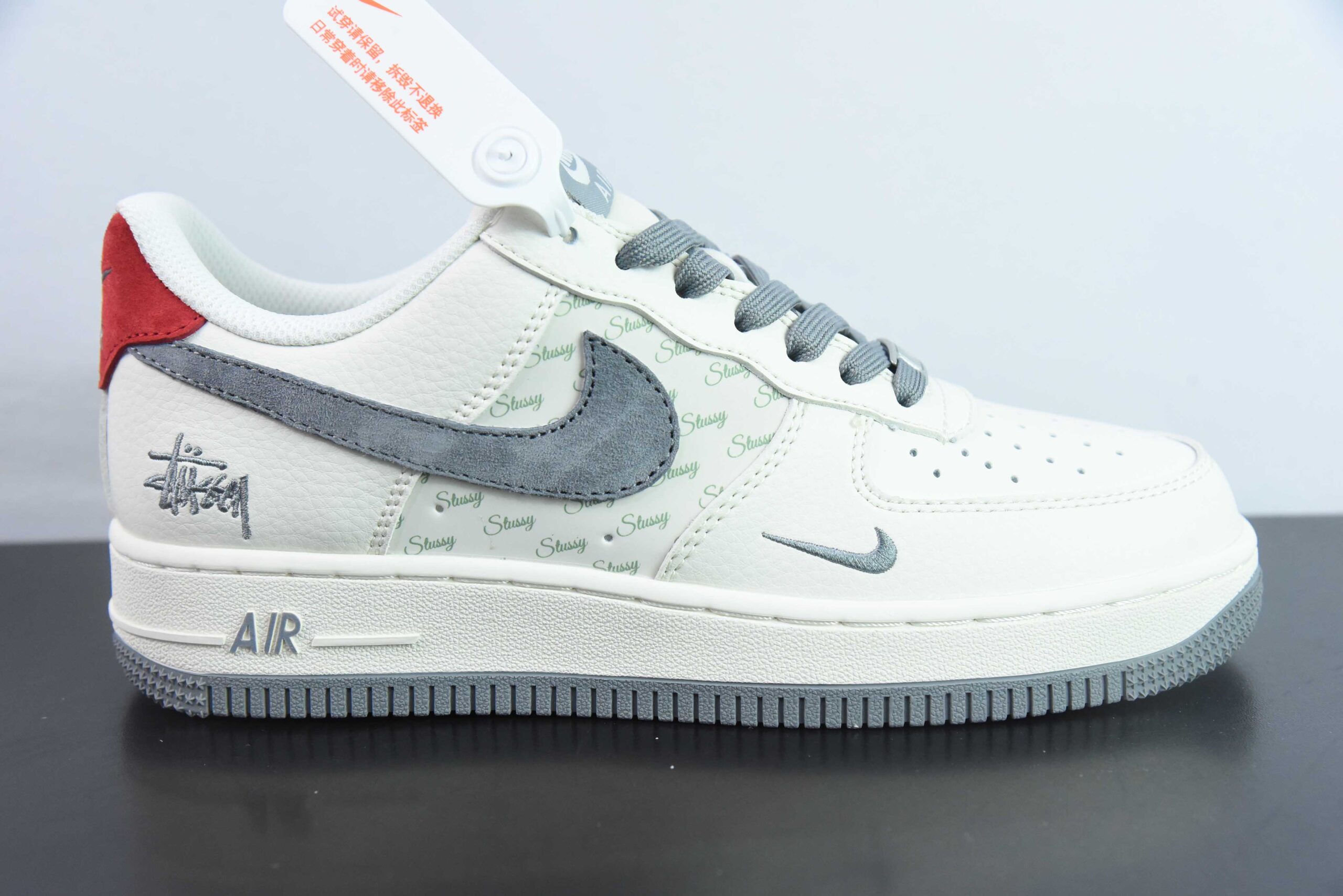 耐克Nike Air Force 1 AF1白灰红尾斯图西刺绣定制版空军一号低帮休闲板鞋纯原版本 货号：XZ3318-567