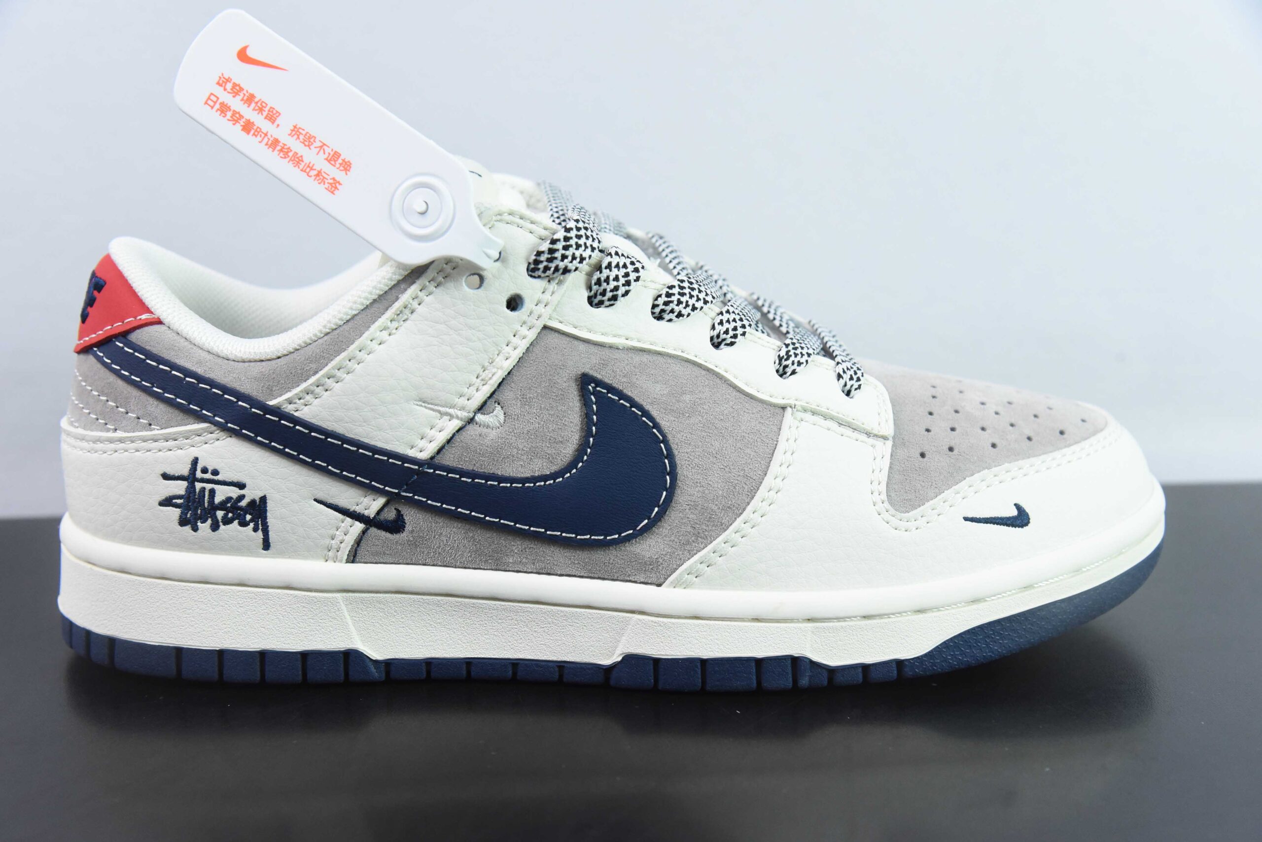 耐克Nike SB Dunk Low 斯图西联名猪八米蓝勾周年高端定制SB低帮休闲板鞋纯原版本 货号：SJ1089-003