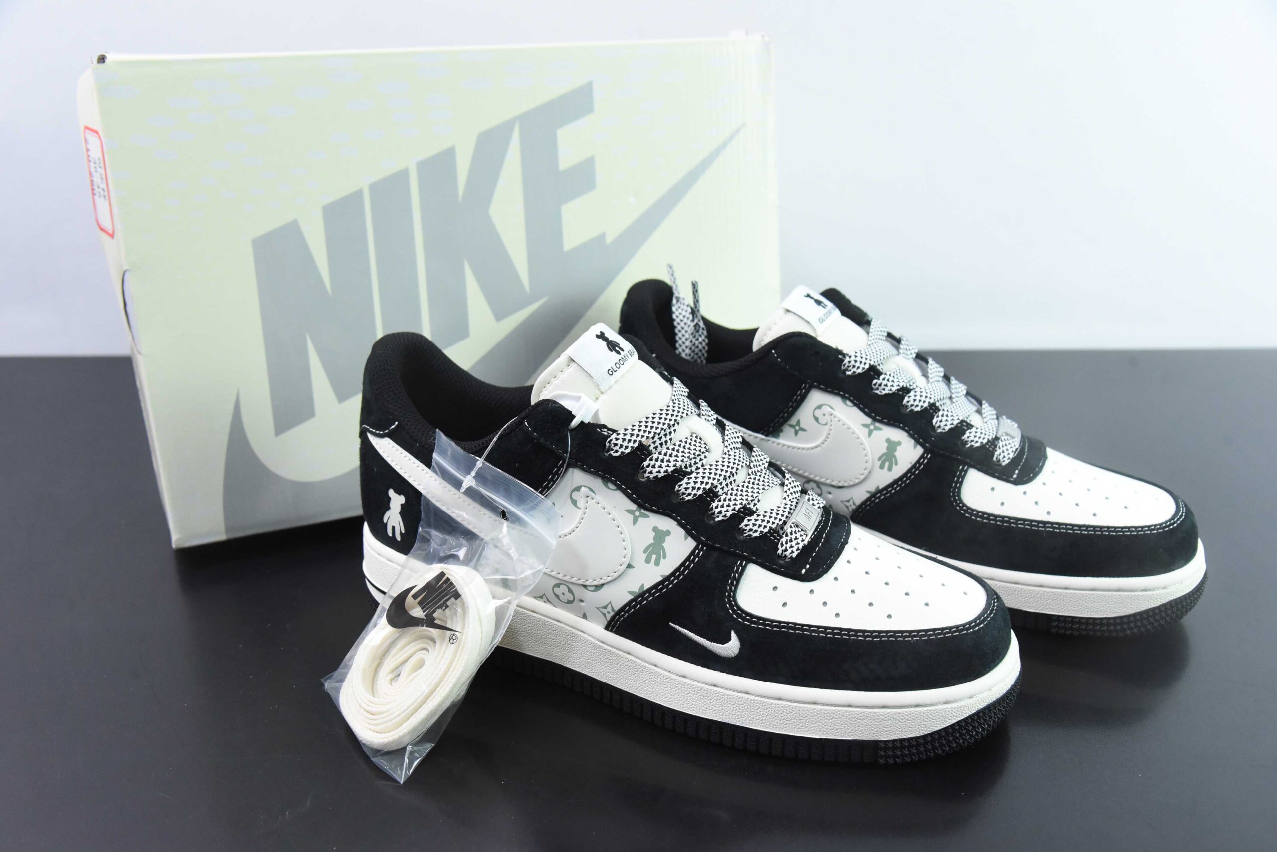 耐克Nike Air Force 1´07 Low暴力熊联名白黑印花” 空军一号低帮百搭休闲运动板鞋纯原版本 货号：SJ9188-003