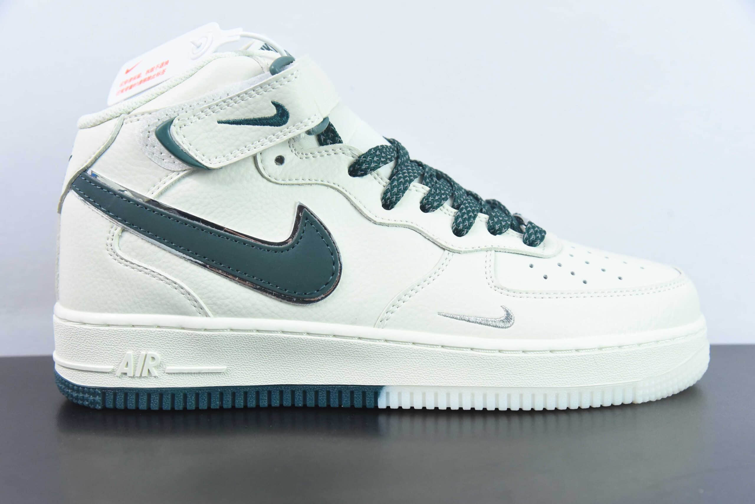 耐克Nike Air Force 1'07 Mid 米绿双色底满天星空军一号中帮休闲板鞋纯原版本 货号：XL0236-235