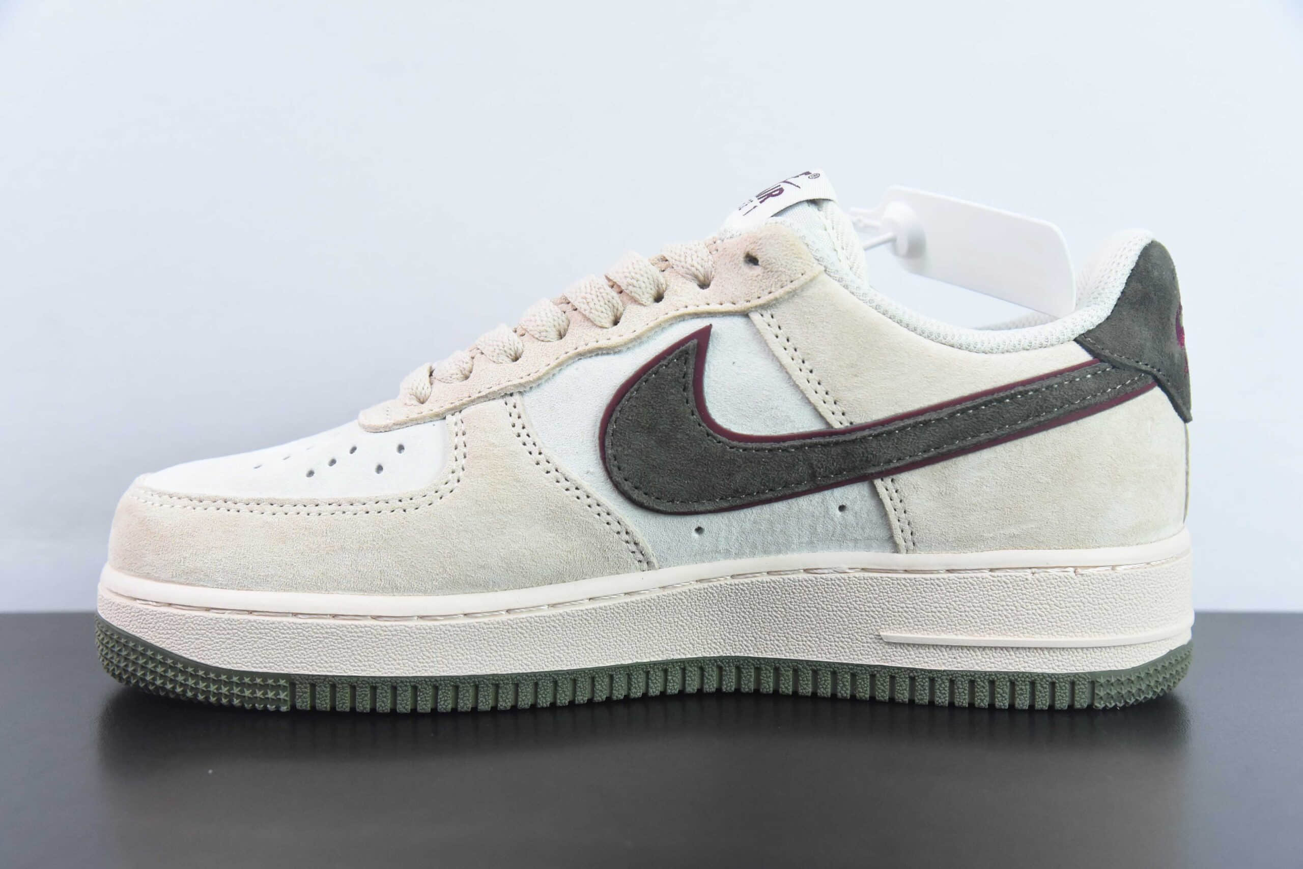 耐克Nike By You Air Force 1‘07 Low Retro SP大友克洋联名麂皮肉粉暗绿佐罗空军一号低帮经典百搭休闲运动板鞋纯原版本 货号：LF8989-111 