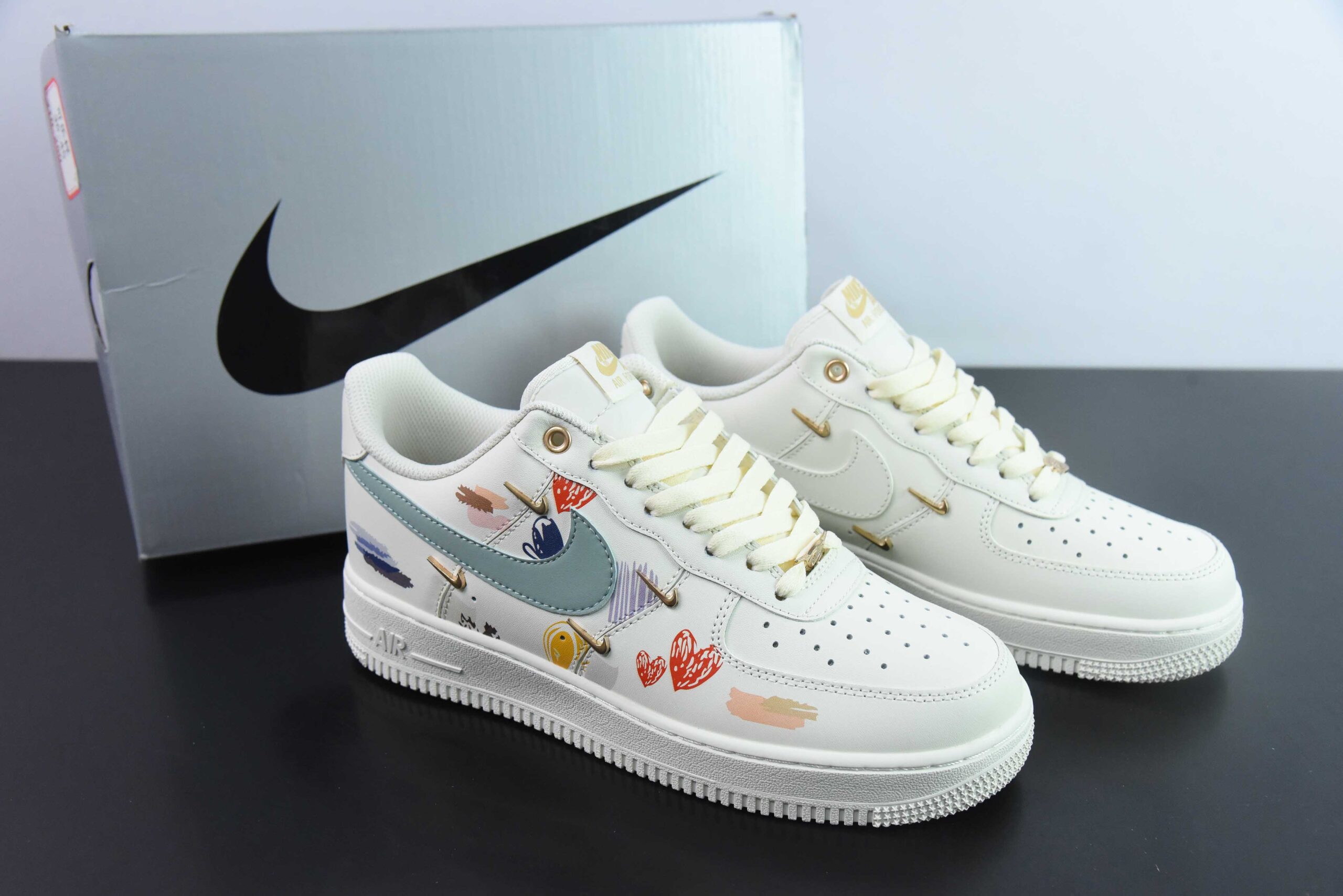 耐克Nike Air Force 1´07 Low 二次元主题薄荷曼波米金喷绘空军一号低帮百搭休闲运动板鞋纯原版本 货号：ZH0316-040