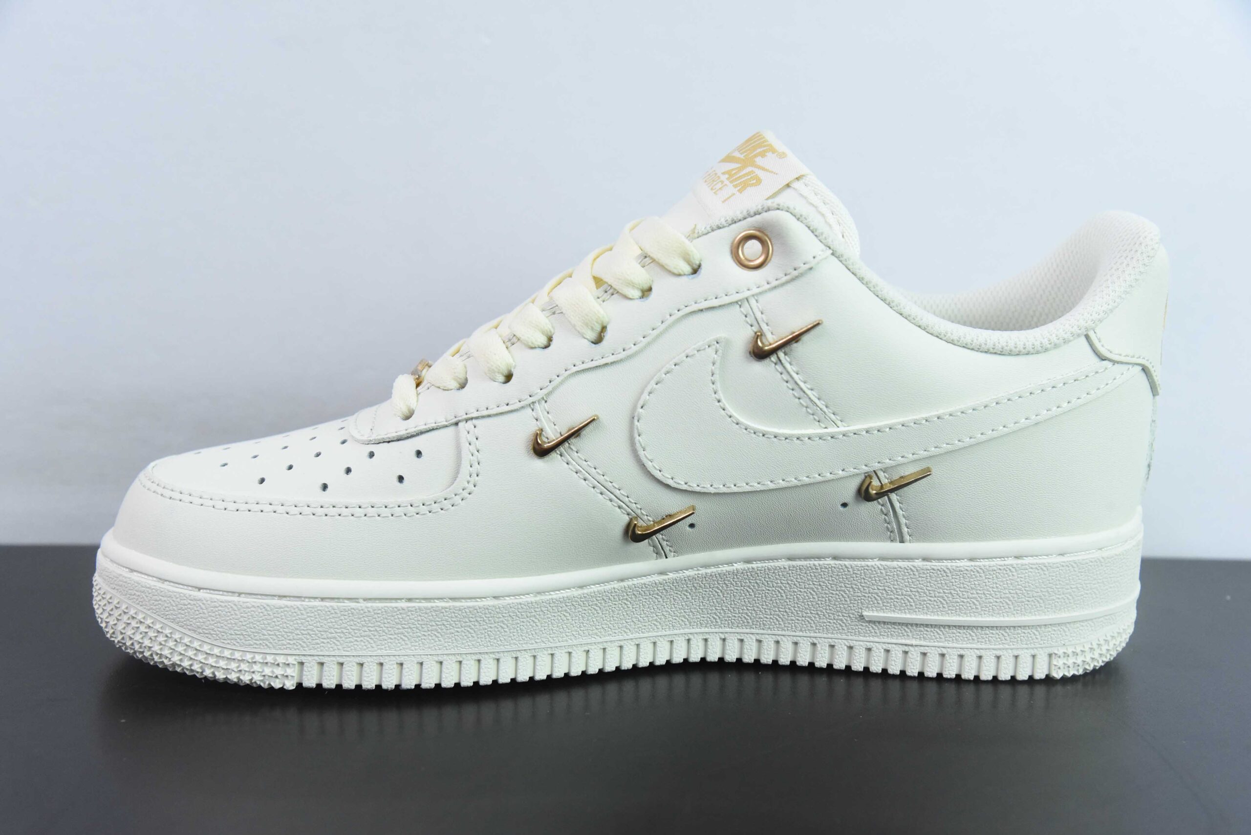 耐克Nike Air Force 1´07 Low 二次元主题薄荷曼波米金喷绘空军一号低帮百搭休闲运动板鞋纯原版本 货号：ZH0316-040