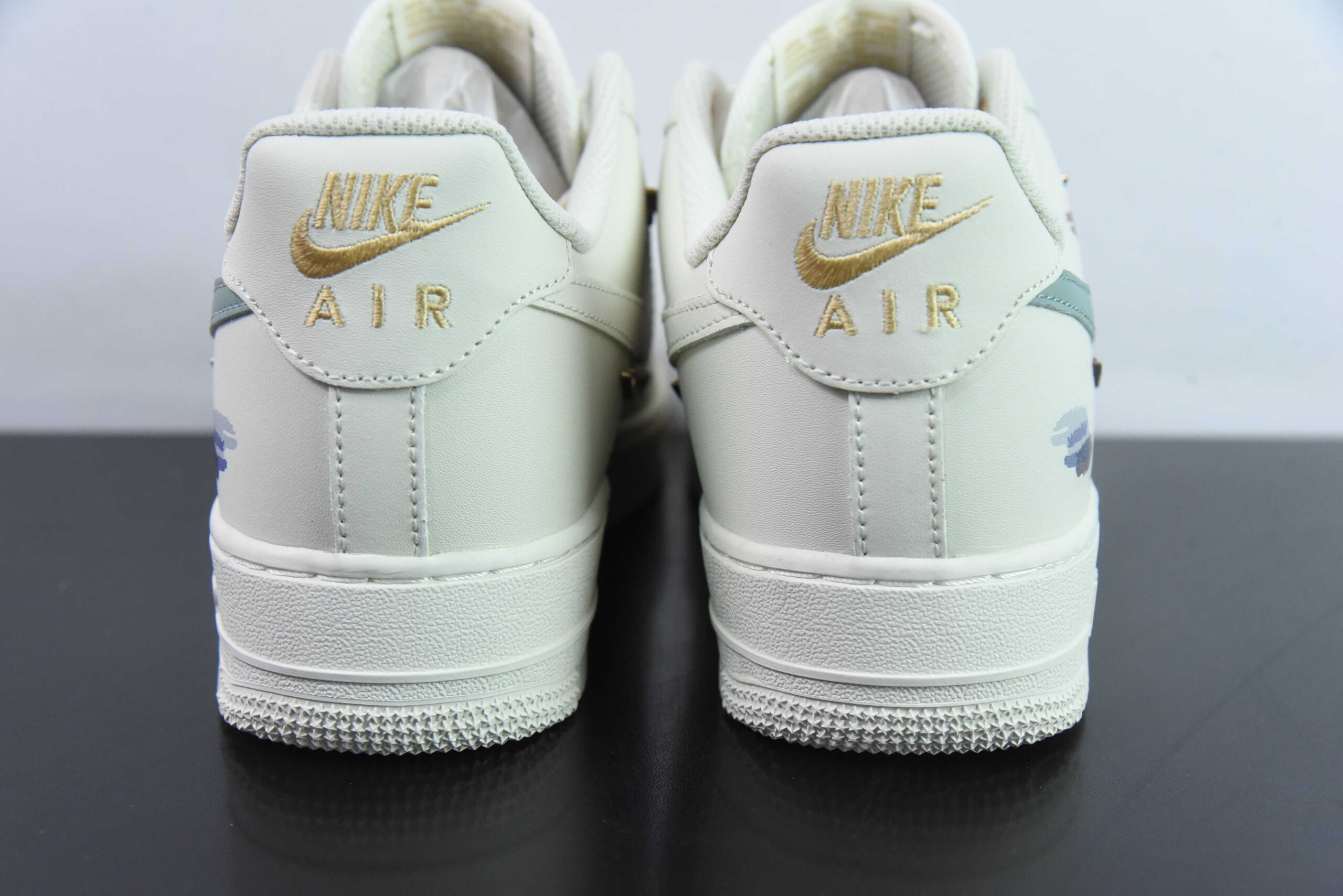 耐克Nike Air Force 1´07 Low 二次元主题薄荷曼波米金喷绘空军一号低帮百搭休闲运动板鞋纯原版本 货号：ZH0316-040