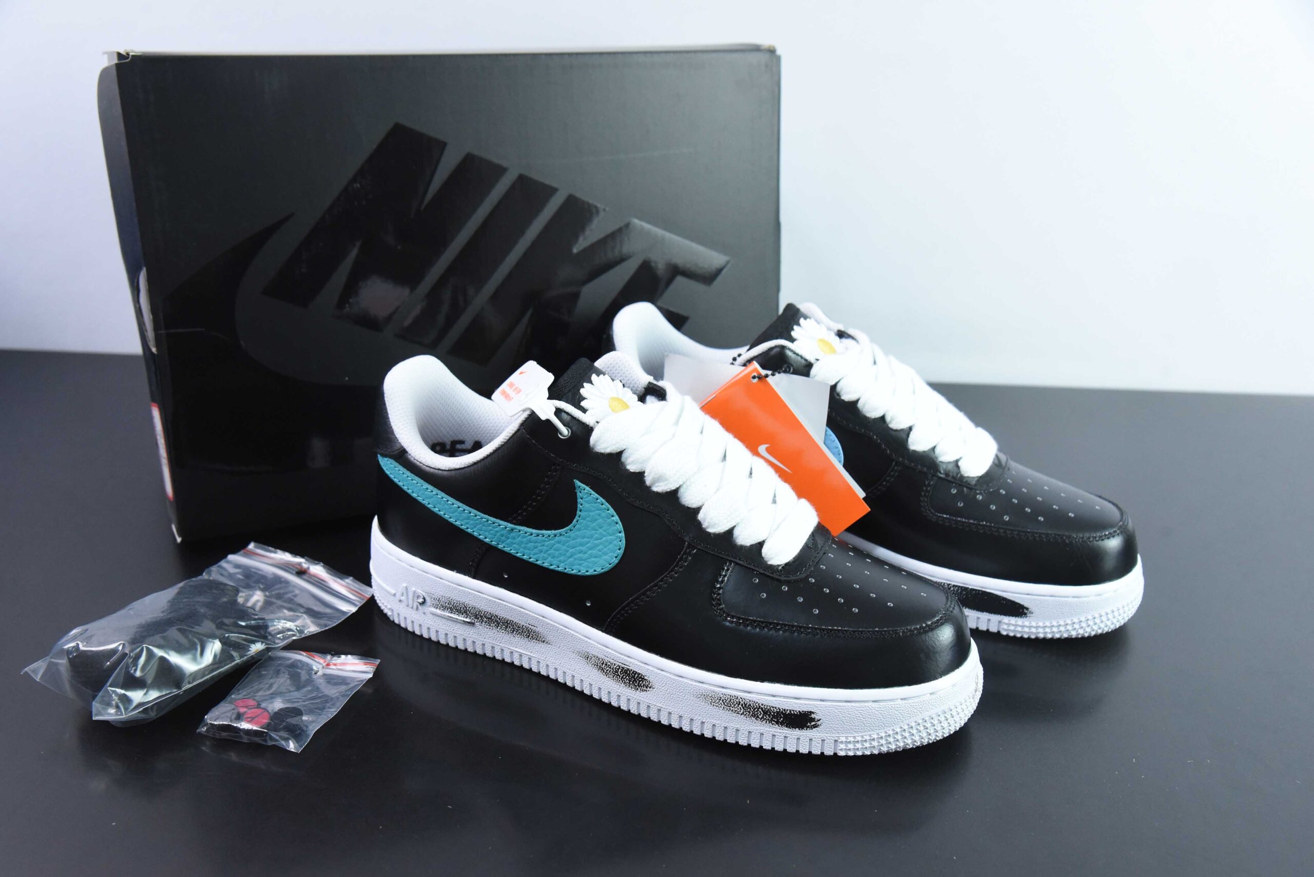 耐克Nike PEACEMINUSONE x NK Air Force 1 Para-Noise 3.0 权志龙联名鸳鸯涂鸦空军一号低帮休闲板鞋纯原版本 货号：AQ3692-004 