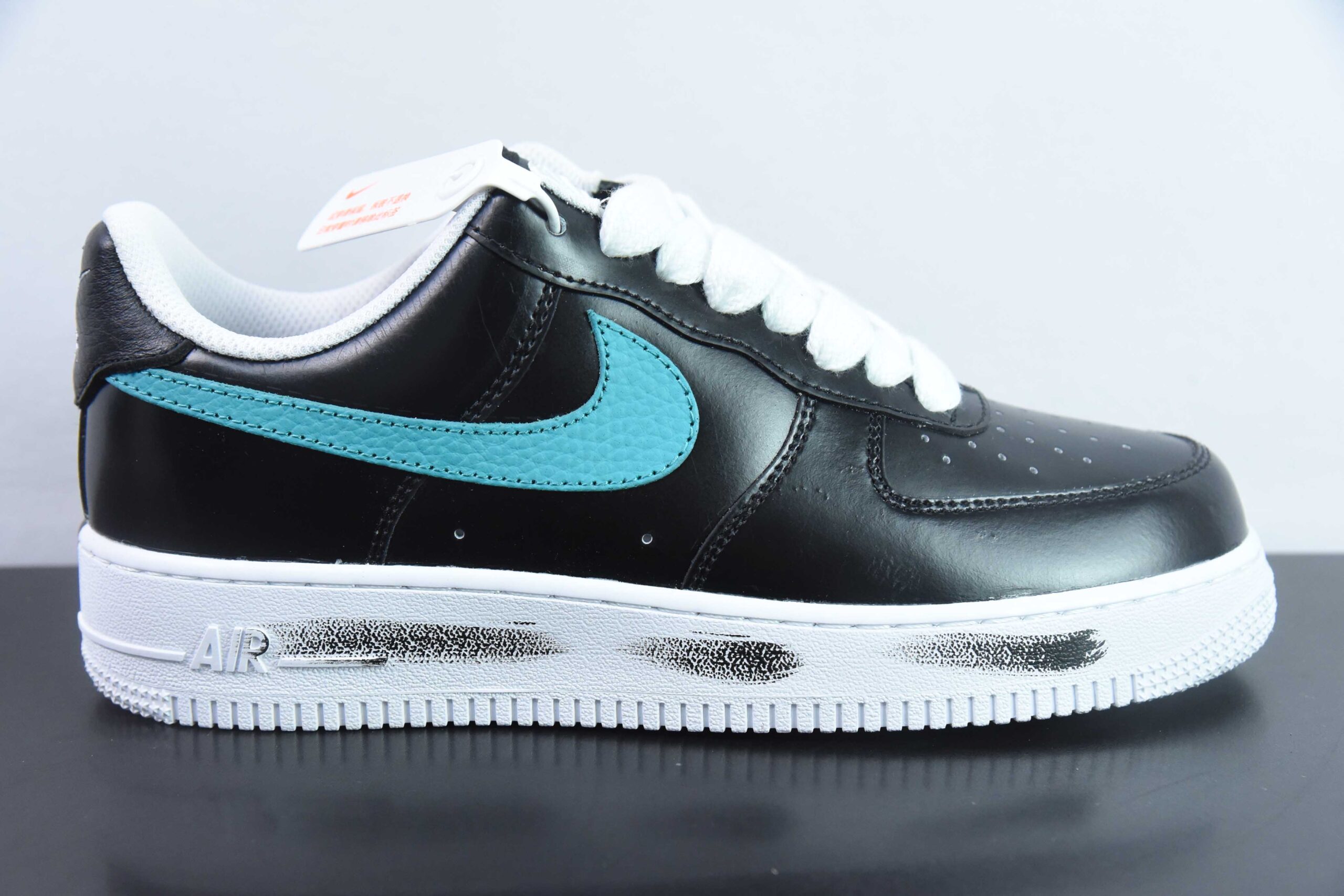 耐克Nike PEACEMINUSONE x NK Air Force 1 Para-Noise 3.0 权志龙联名鸳鸯涂鸦空军一号低帮休闲板鞋纯原版本 货号：AQ3692-004 