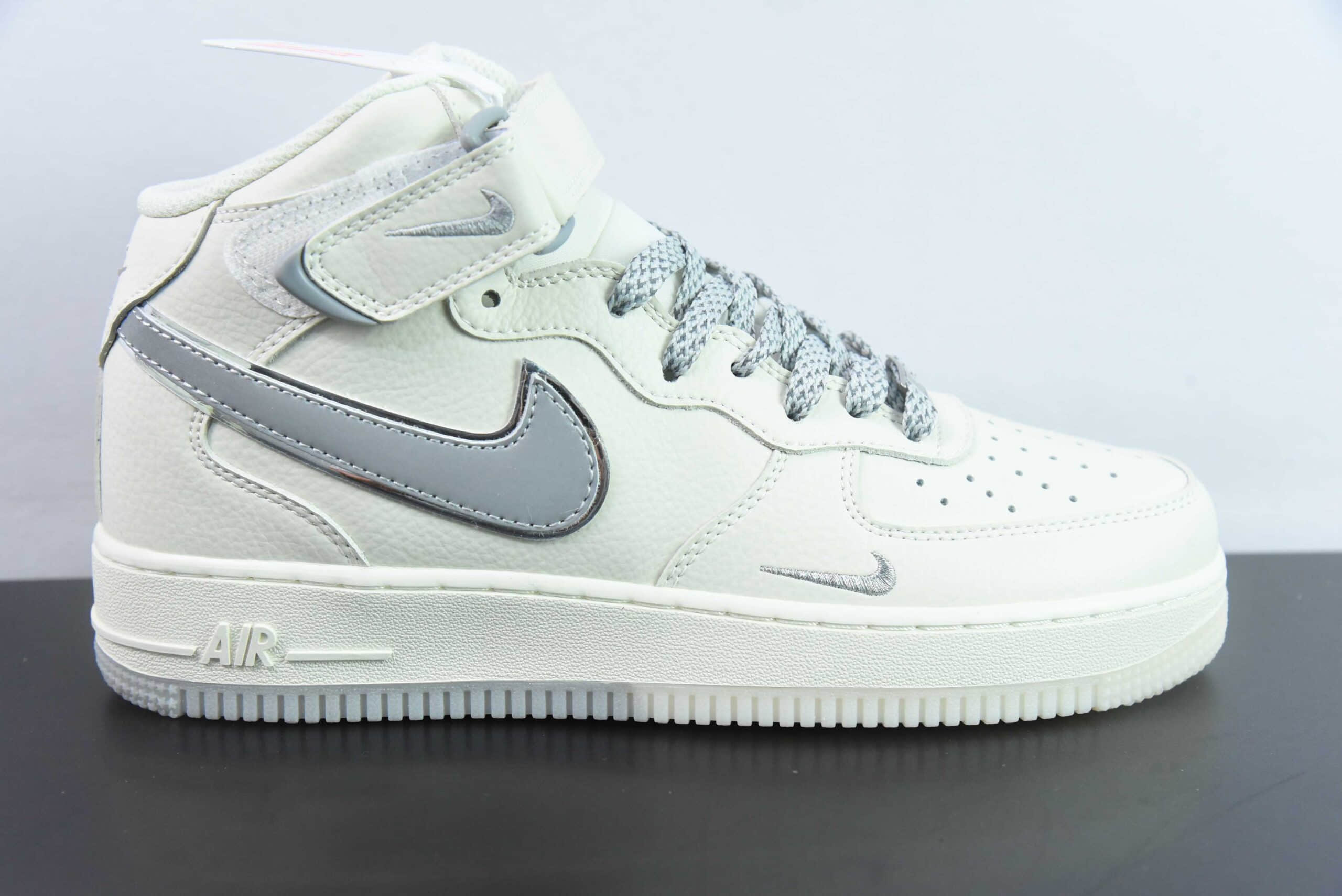 耐克Nike Air Force 1 Mid 07 米银满天星空军一号中帮休闲板鞋纯原版本 货号：XL0236-232