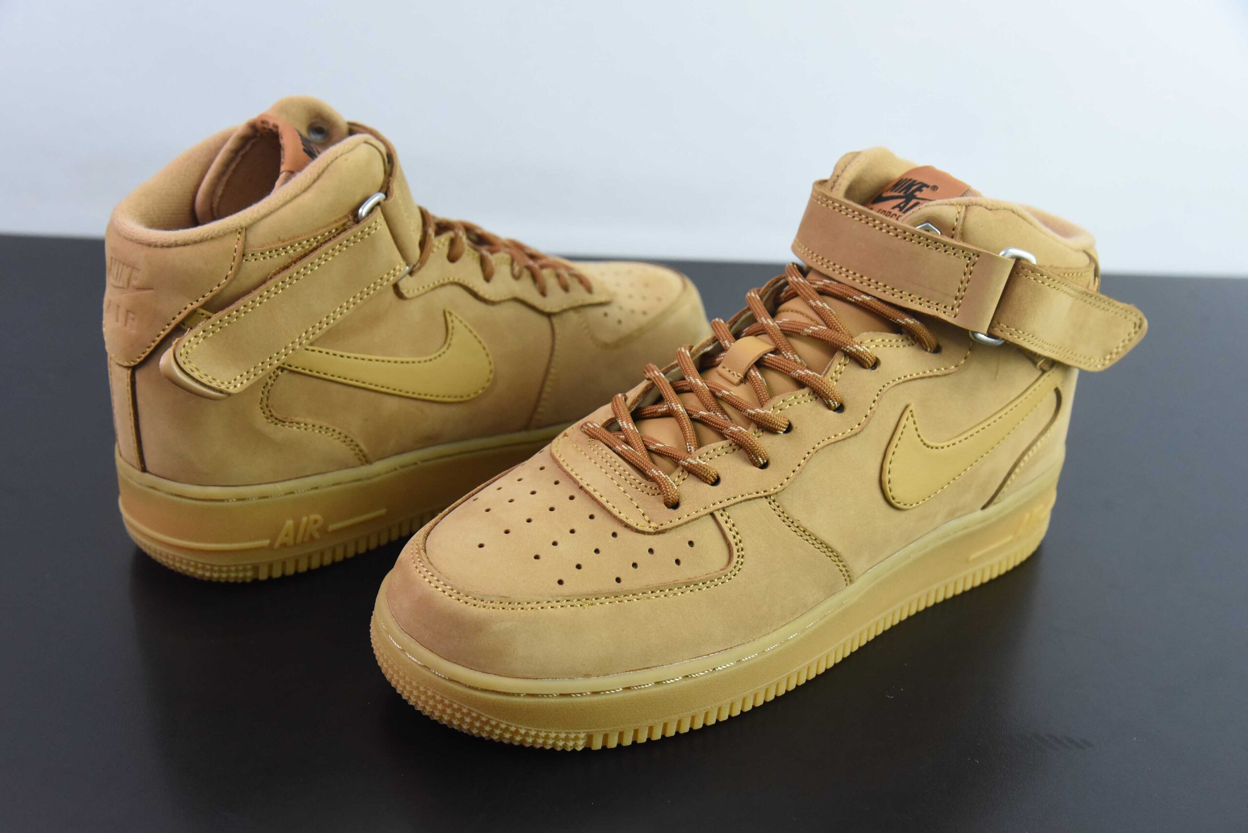 耐克Nike Air Force 1‘07 Mid小麦色麂皮空军一号中邦休闲板鞋纯原版本 货号：DJ9158-200