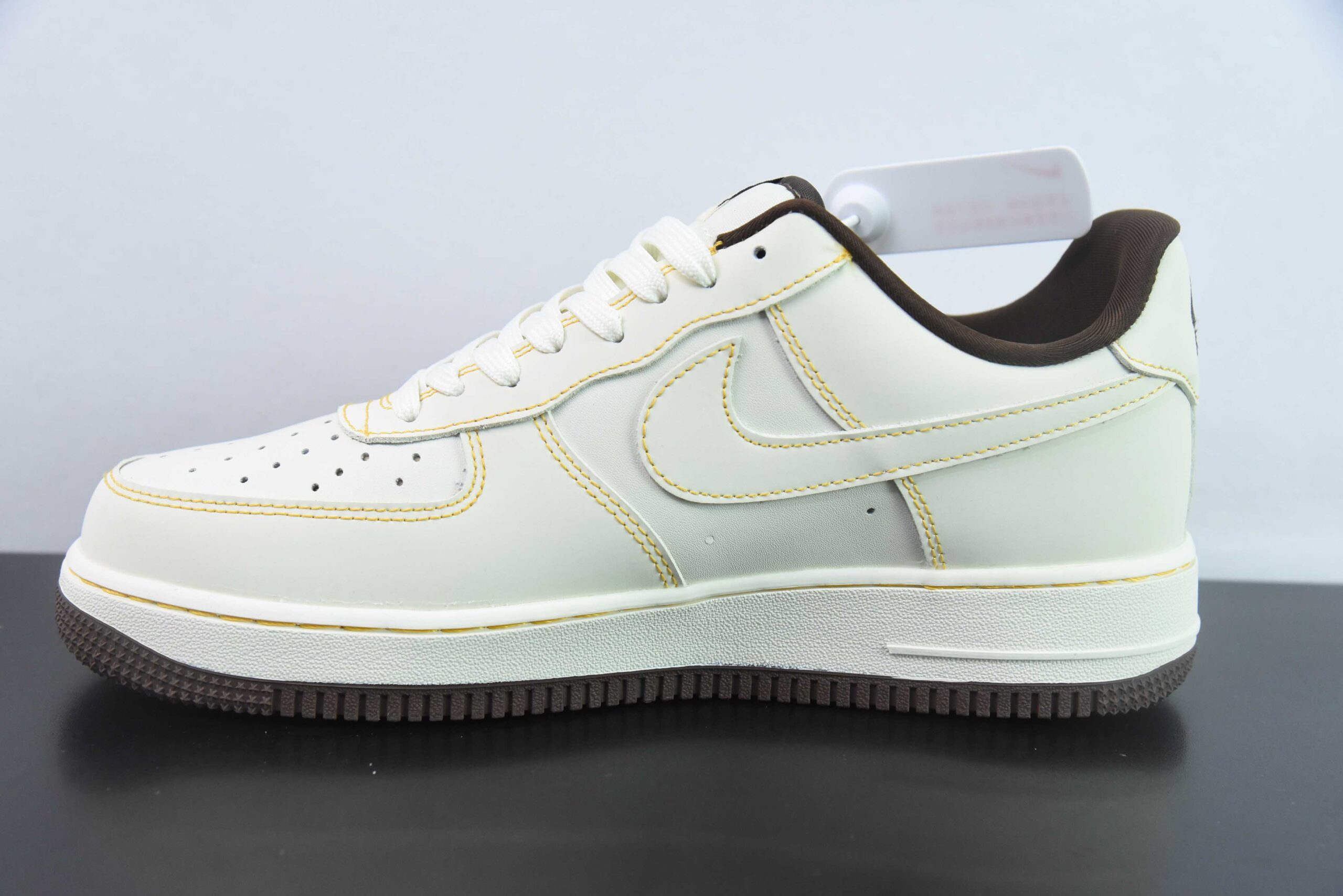 耐克NIke Air Force 1 '07 Low “UN联名米白黄线”空军一号低帮运动休闲鞋纯原版本 货号：KK3333-002