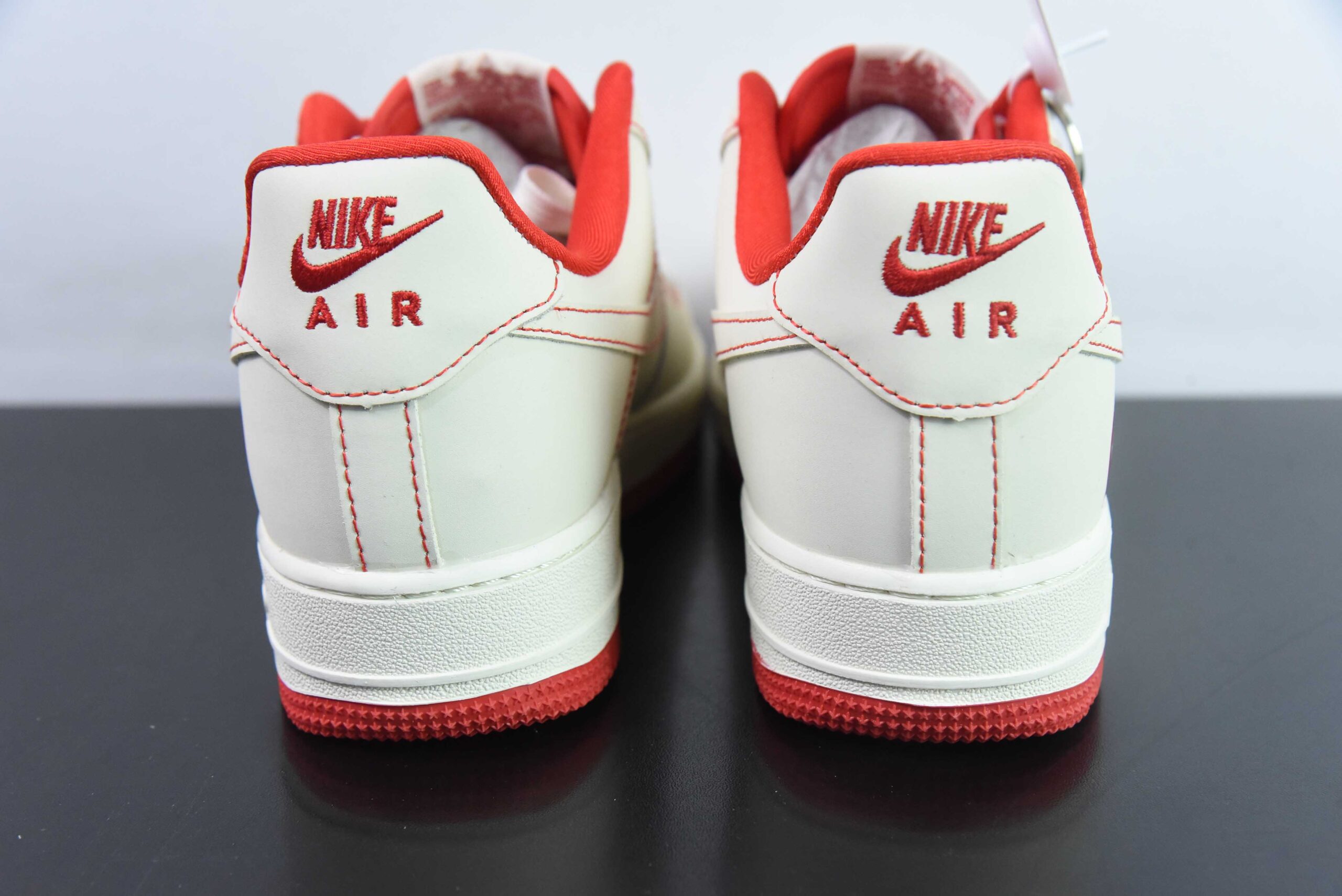 耐克NIke Air Force 1 '07 Low 川久保玲联名米白红线空军一号低帮运动休闲鞋纯原版本 货号：KK3333-001