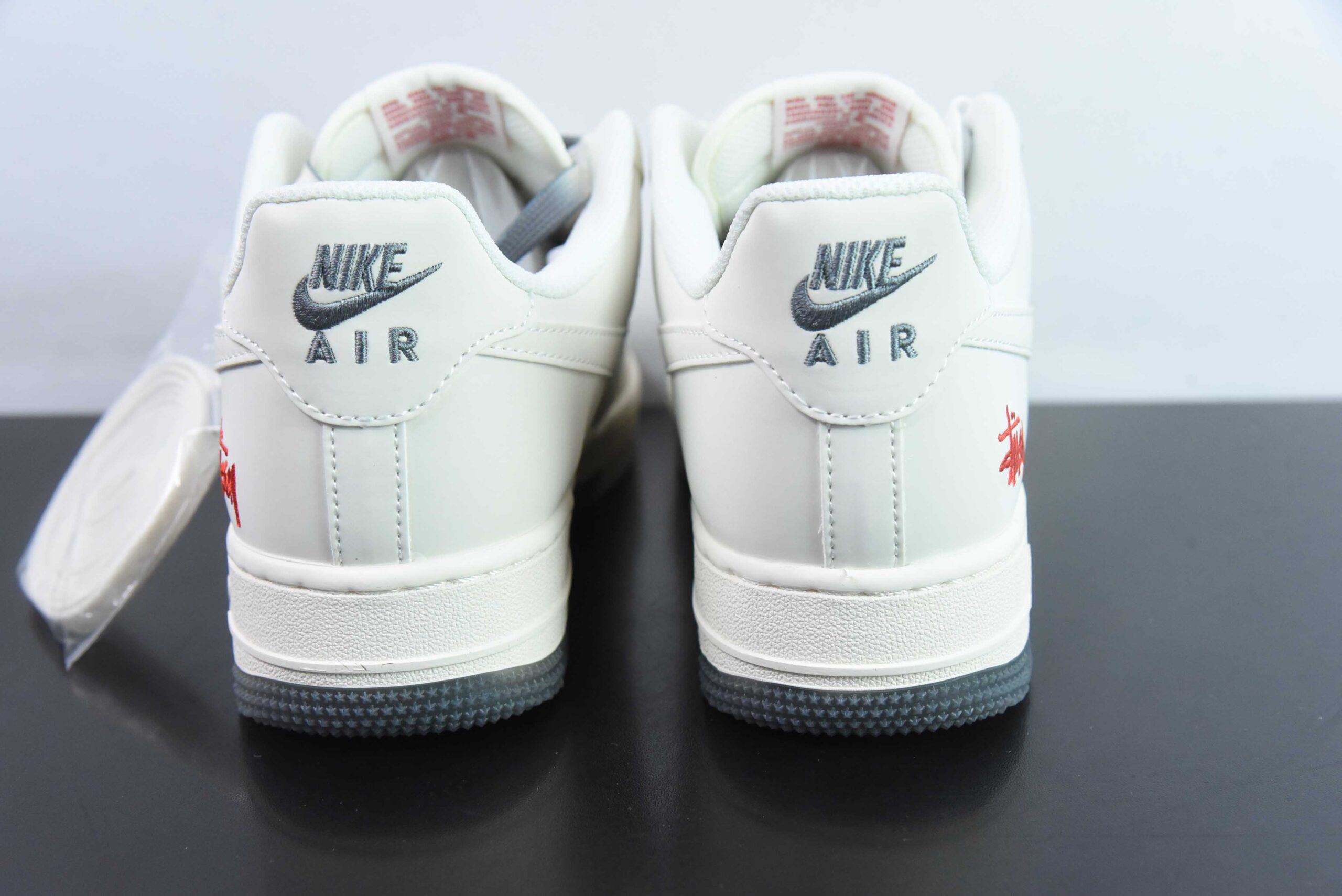 耐克NIke Air Force 1 '07 Low “斯图西联名米白灰双拼”空军一号低帮运动休闲鞋纯原版本 货号：XZ6188-015