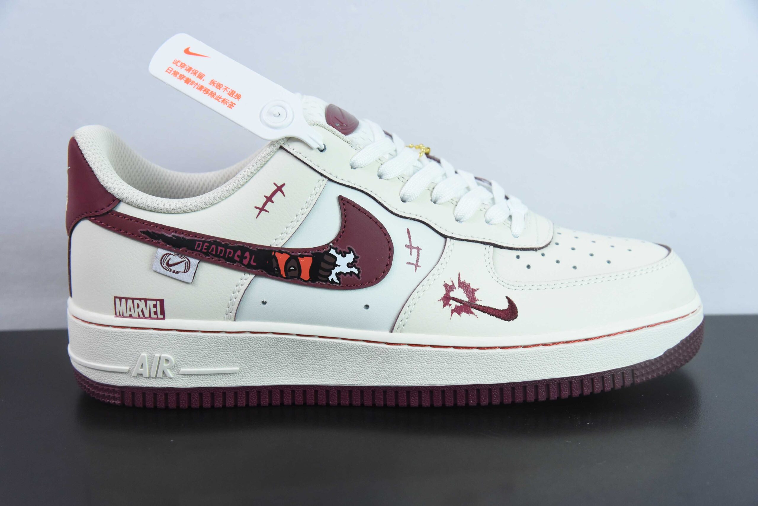 耐克Nike Air Force 1'07 Low Deadpool 漫威系列死侍空军一号低帮休闲运动板鞋纯原版本 货号：FB1839-512 