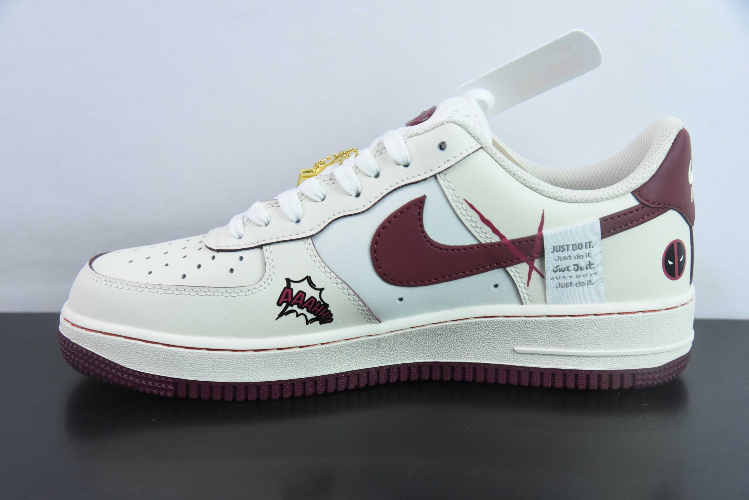 耐克Nike Air Force 1'07 Low Deadpool 漫威系列死侍空军一号低帮休闲运动板鞋纯原版本 货号：FB1839-512 