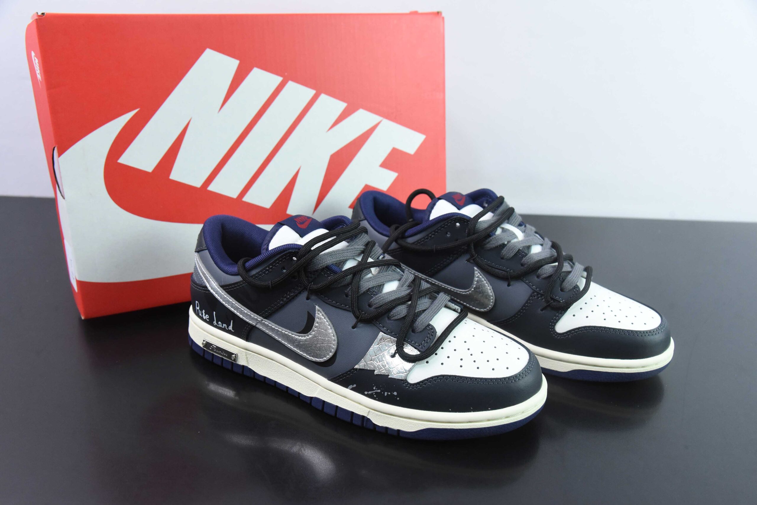 耐克Nike Dunk Low 复古街区暗黑灰SB定制系列低帮休闲滑板鞋纯原版本 货号：FV8106-181