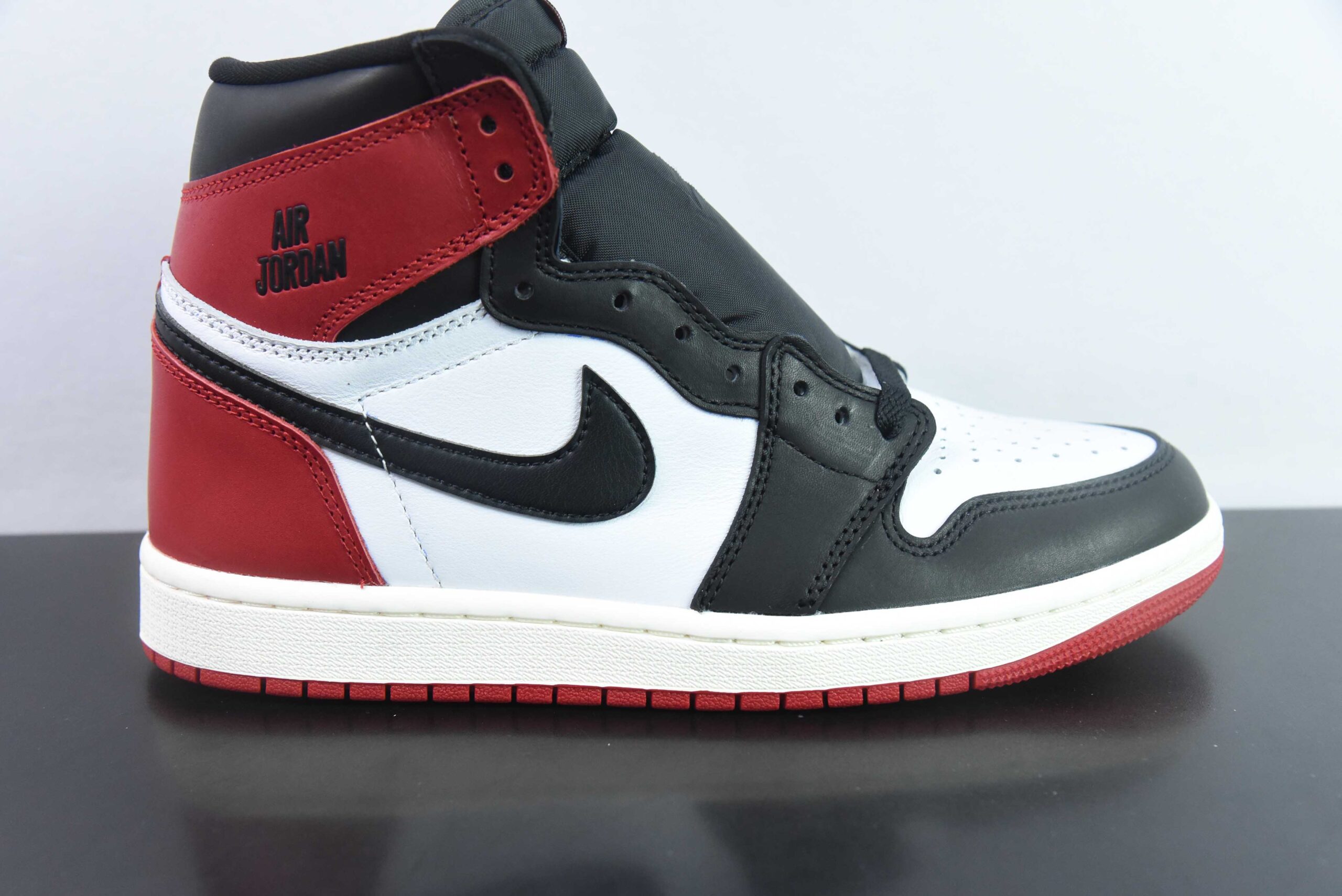 乔丹Air Jordan 1 High OG Black Toe Reimagined AJ1乔1全新黑脚趾高帮复古文化篮球鞋纯原版本 货号：DZ5485-106