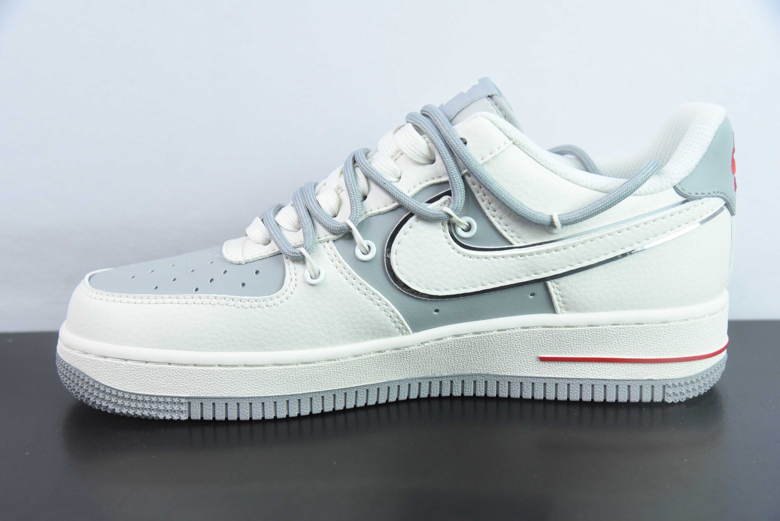 耐克Nike Air Force 1 Low 07 x UNDEFDATED白灰红小钩绑带空军一号低帮休闲板鞋纯原版本 货号：SJ1198-500