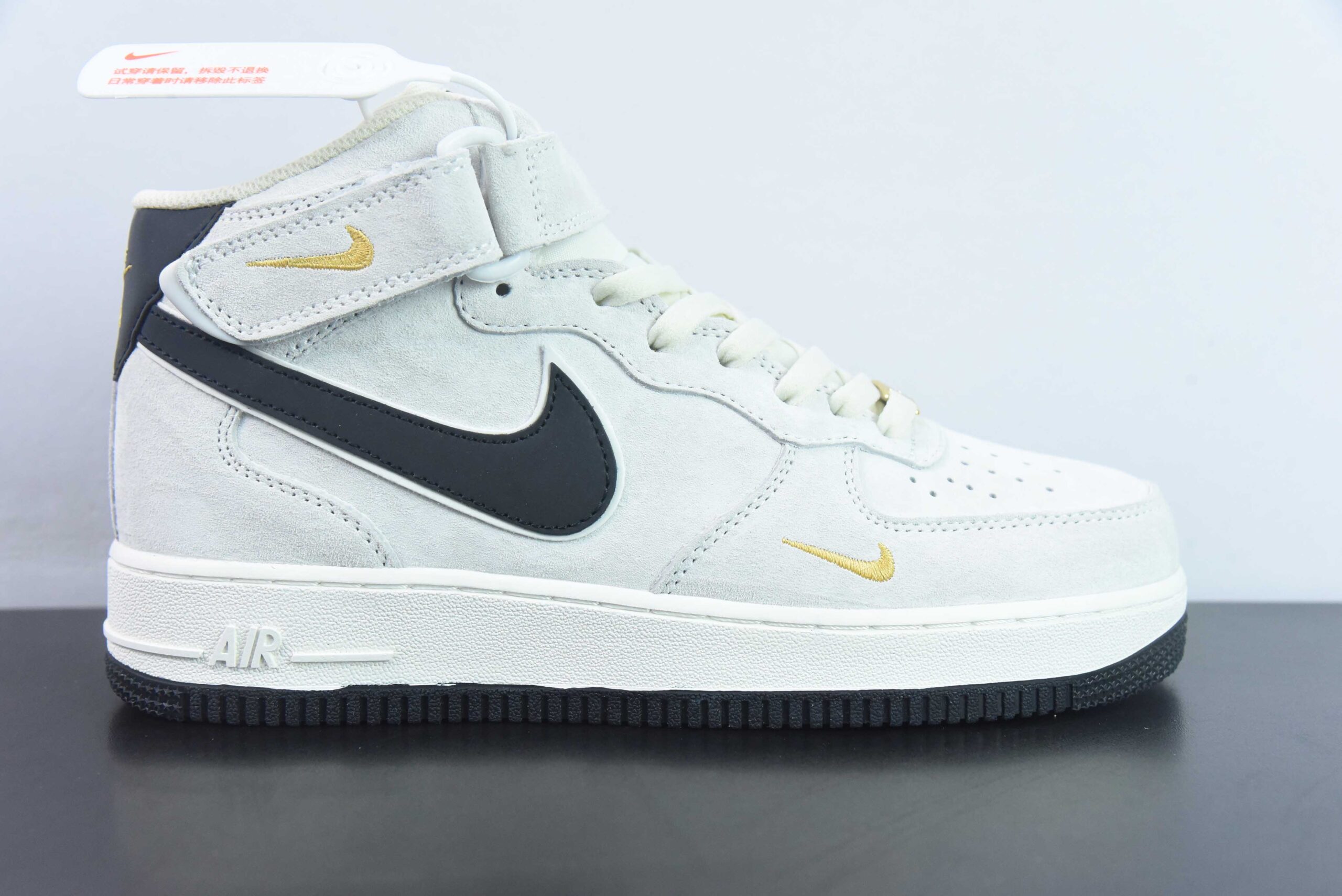 耐克Nike Air Force 1 Mid 07 白灰黑刺绣小金钩空军一号中帮休闲板鞋纯原版本 货号：KG3031-011