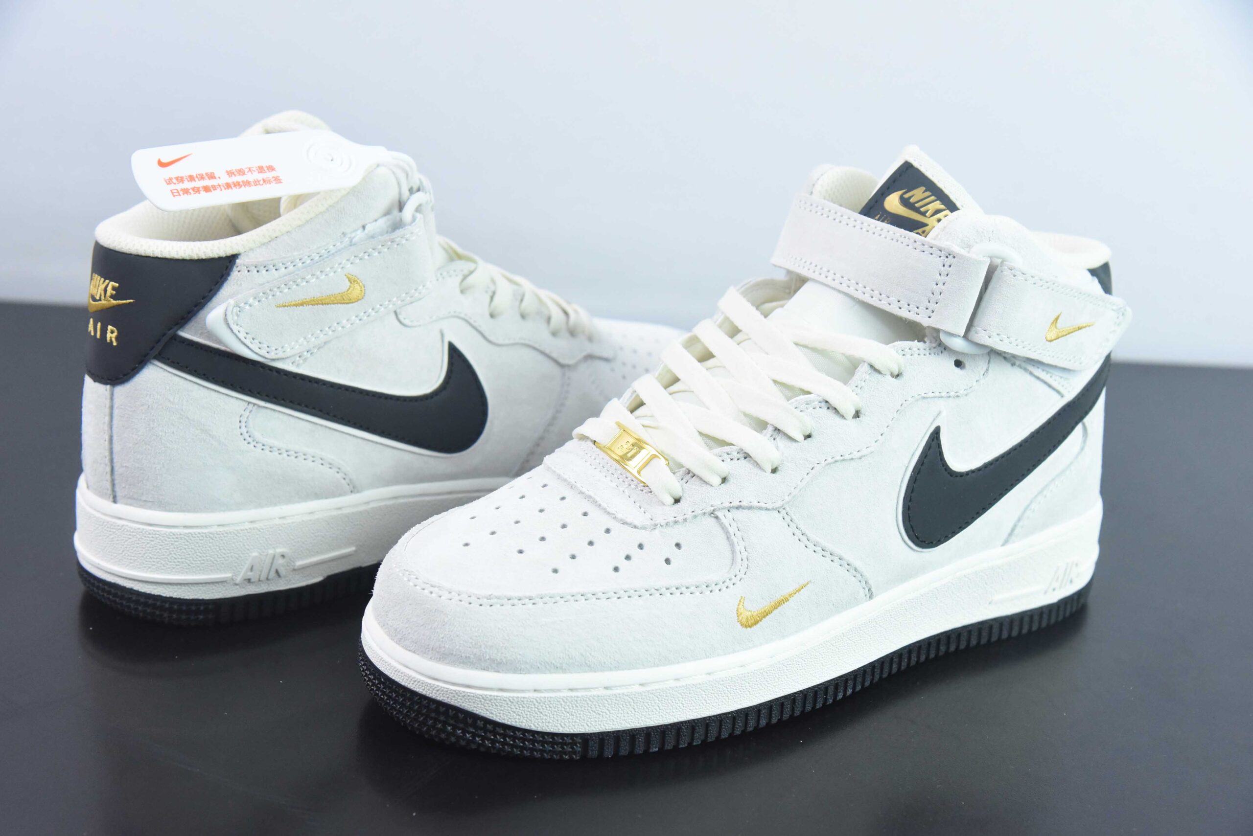 耐克Nike Air Force 1 Mid 07 白灰黑刺绣小金钩空军一号中帮休闲板鞋纯原版本 货号：KG3031-011