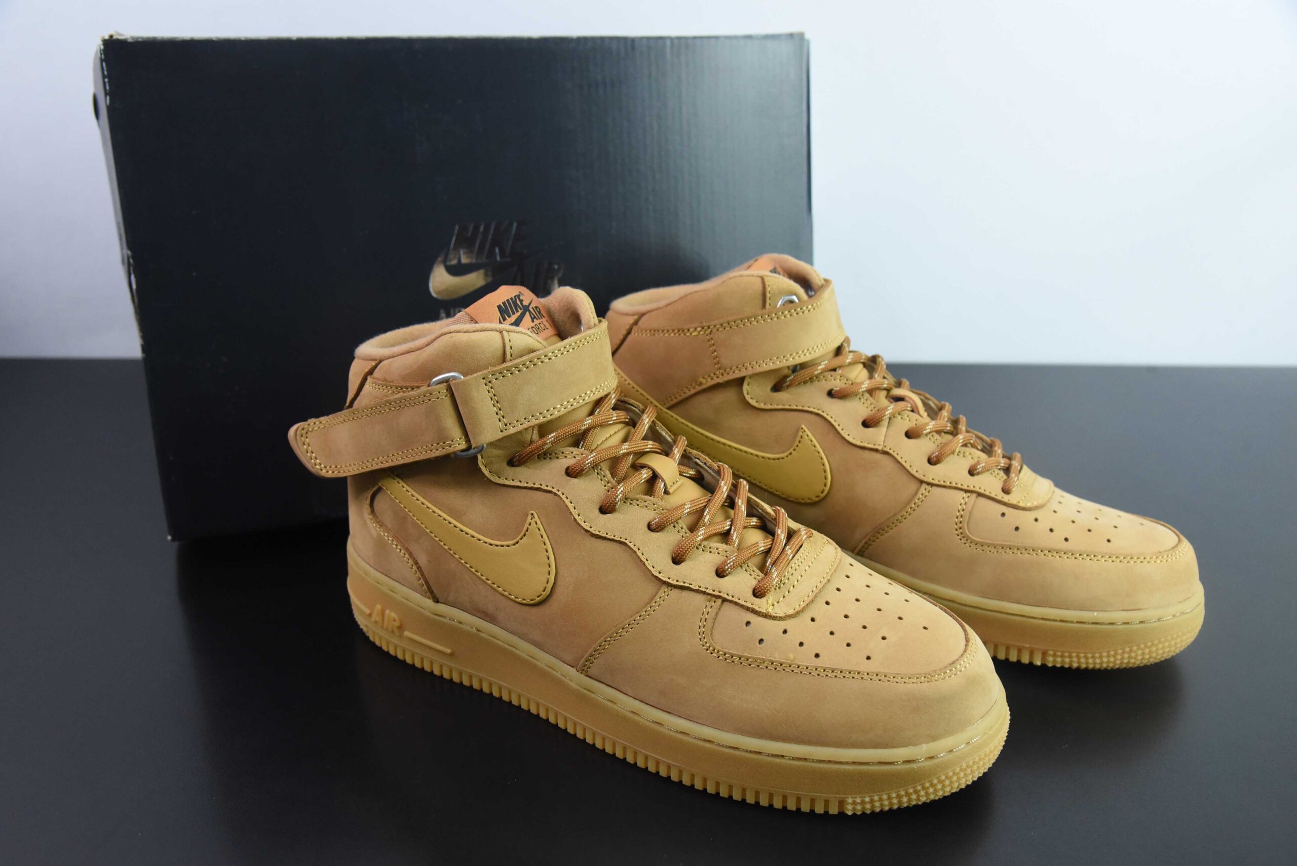 耐克Nike Air Force 1‘07 Mid小麦色麂皮空军一号中邦休闲板鞋纯原版本 货号：DJ9158-200