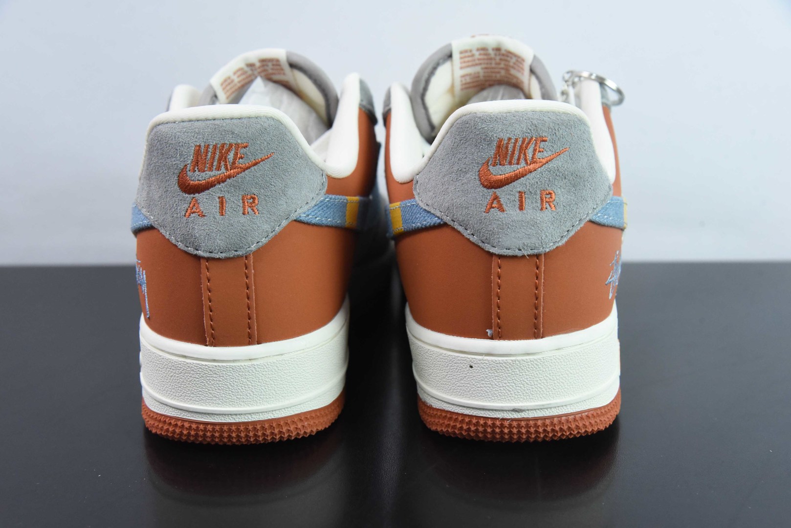 耐克NIke Air Force 1 '07 Low “斯图西联名灰棕飞线”空军一号低帮运动鞋纯原版本 货号：KK1988-025