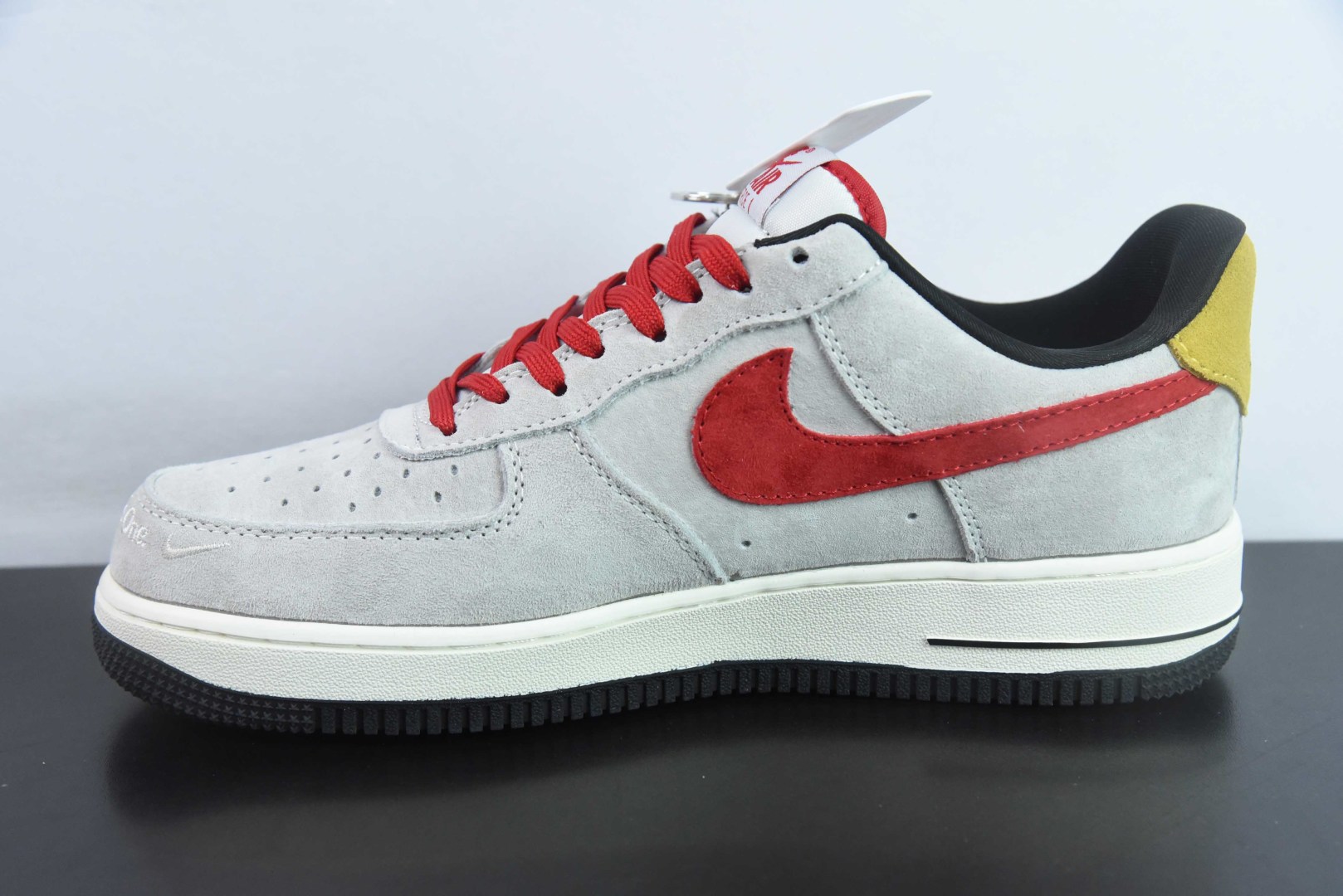 耐克Nike Air Force 1'07 Low 万圣节联名红灰猪八空军一号低帮休闲板鞋纯原版本 货号：KK1988-020 