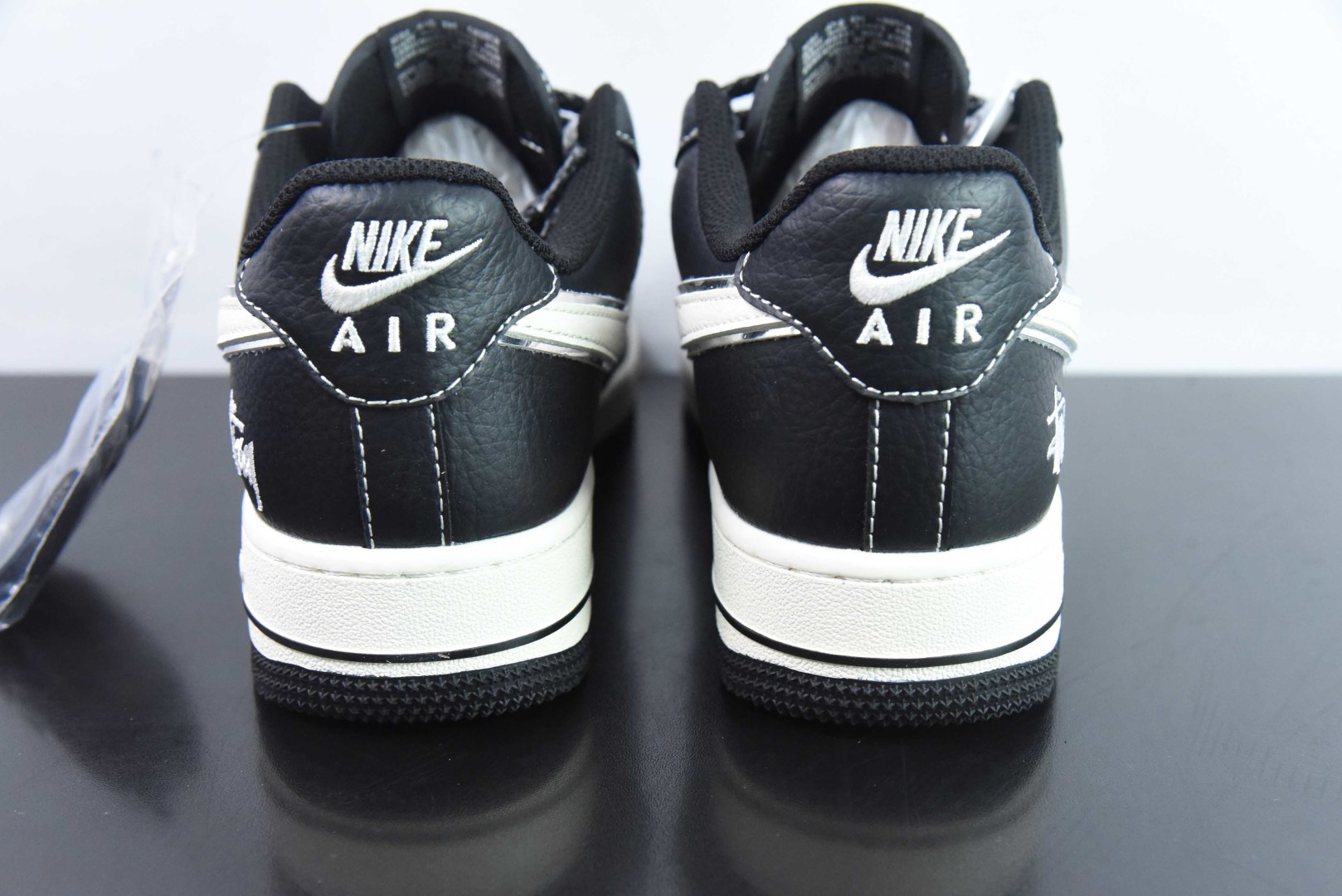 耐克Nike Air Force 1'07 Low 斯图西联名全黑英文logo空军一号低帮休闲板鞋纯原版本 货号：XZ6188-311