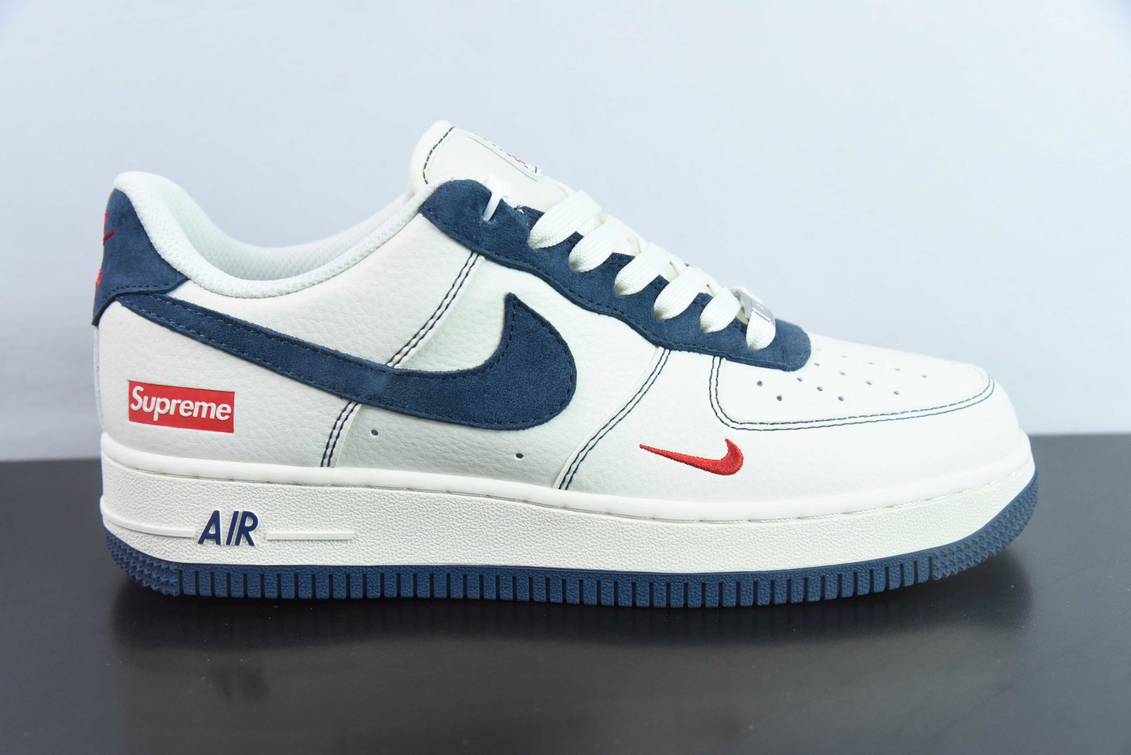 耐克NIke Air Force 1 '07 Low “Supreme联名米蓝翻毛勾”空军一号低帮休闲板鞋纯原版本 货号：XZ3328-669 