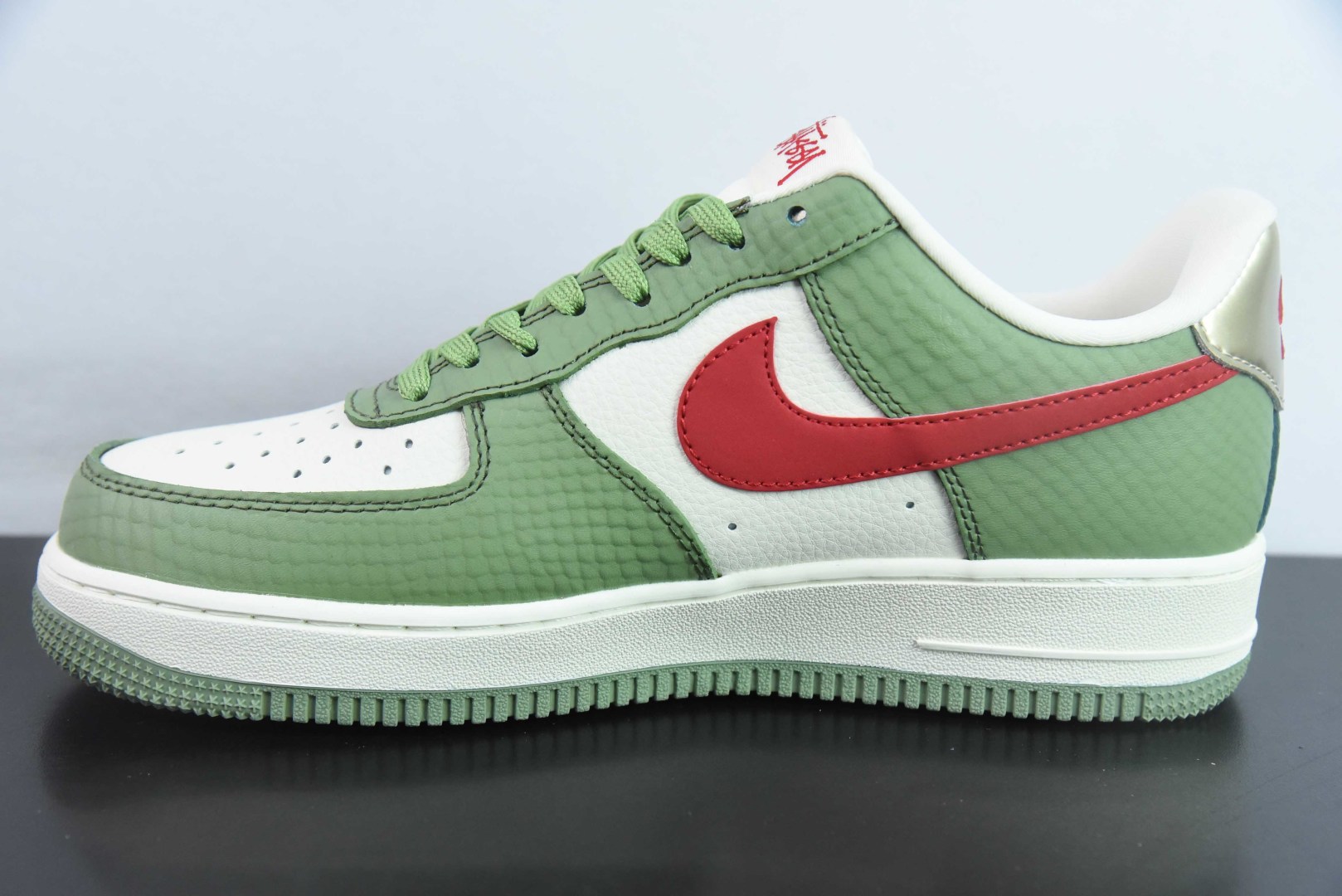 耐克NIke Air Force 1 '07 Low “斯图西联名青蛇”空军一号低帮休闲板鞋纯原版本 货号：KK1988-028