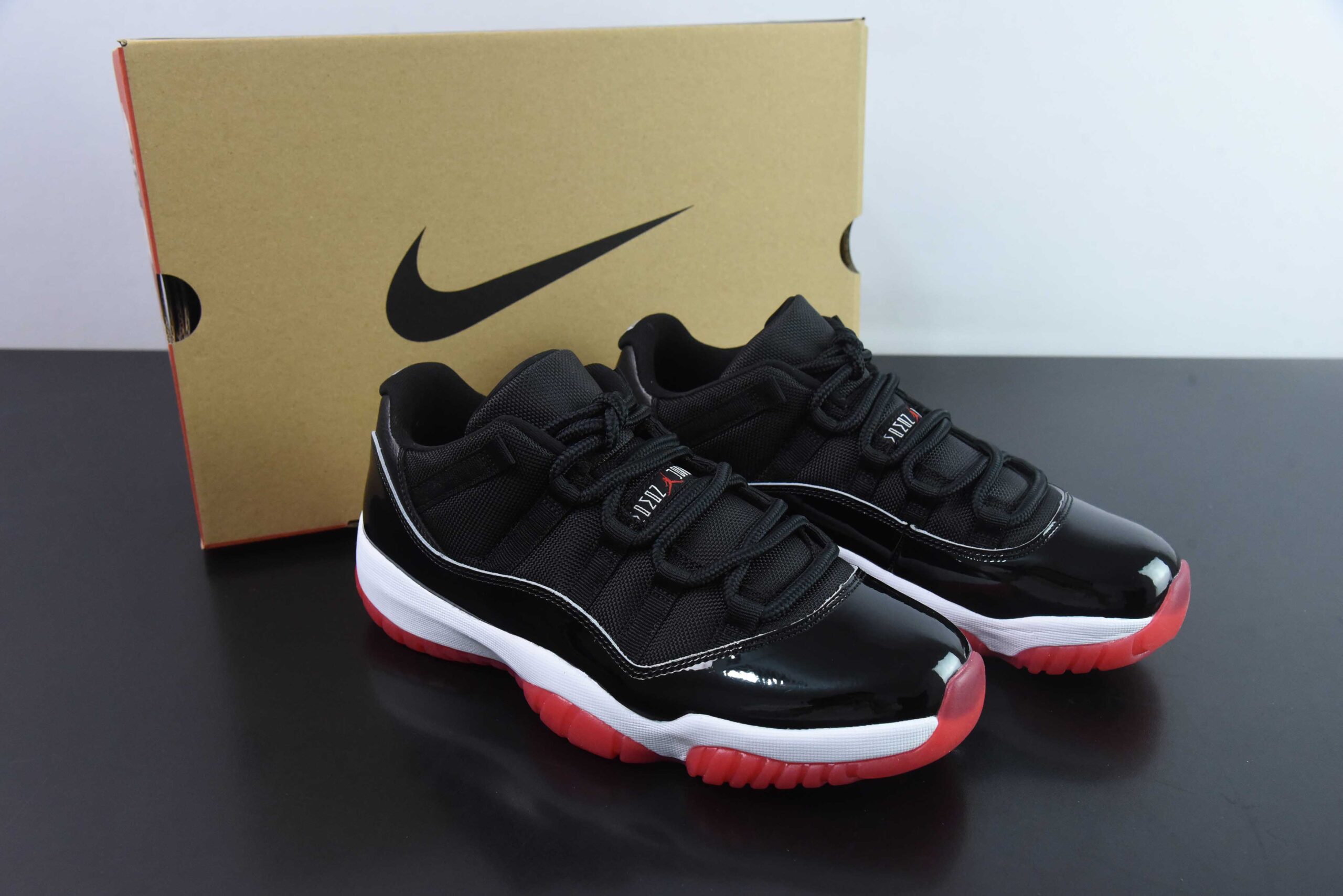 乔丹Air Jordan 11 Low Bred AJ11乔11漆皮新黑红低帮篮球鞋纯原版本 货号：FV5104-006