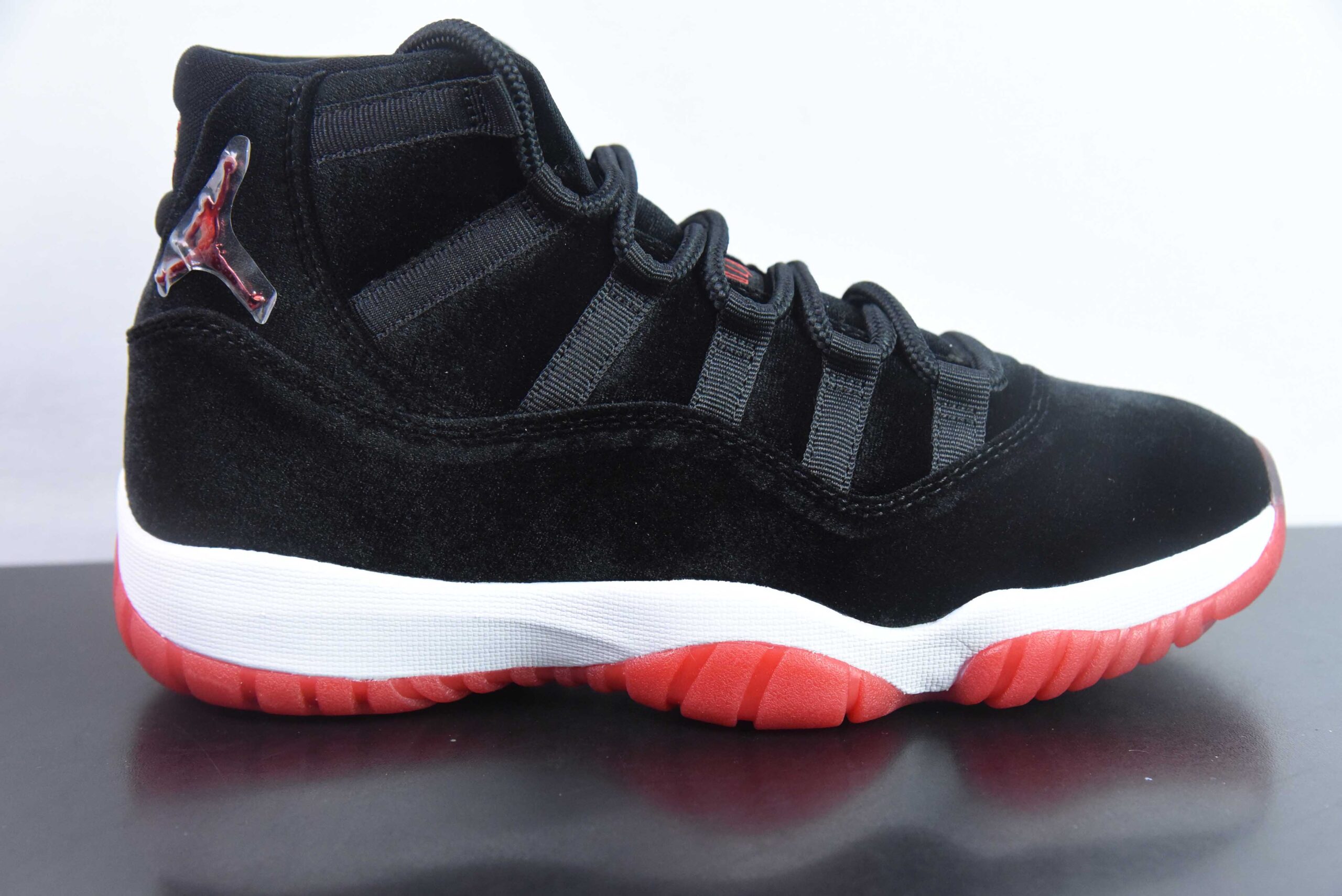 乔丹Air Jordan 11 Retro WMNS Bred Velvet AJ11天鹅绒黑红高帮篮球鞋纯原版本 货号：DB5457-061