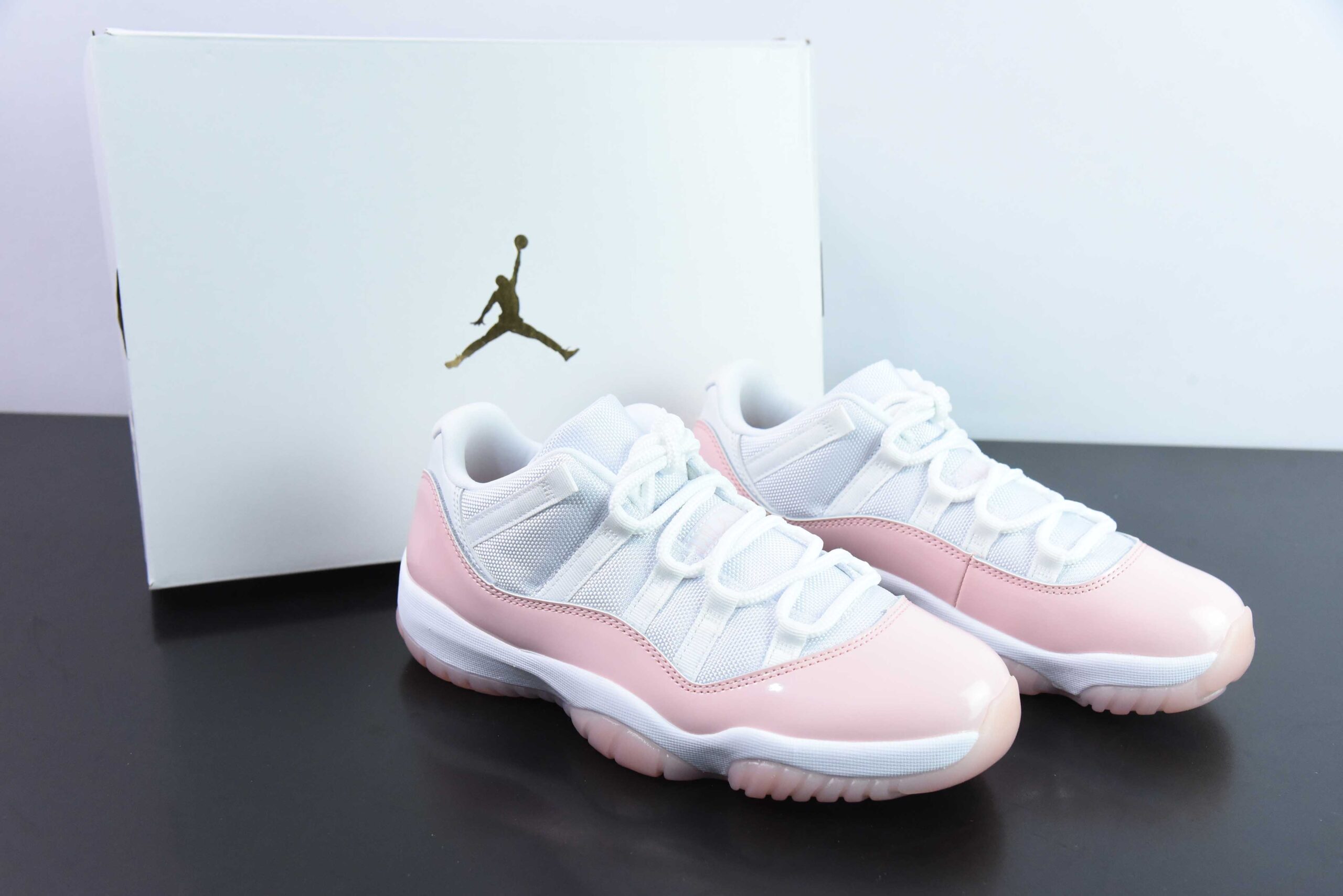 乔丹Wmns Air Jordan 11 Retro LowLegend PinkAJ11漆皮传奇粉白低帮篮球鞋纯原版本 货号：AH7860-160