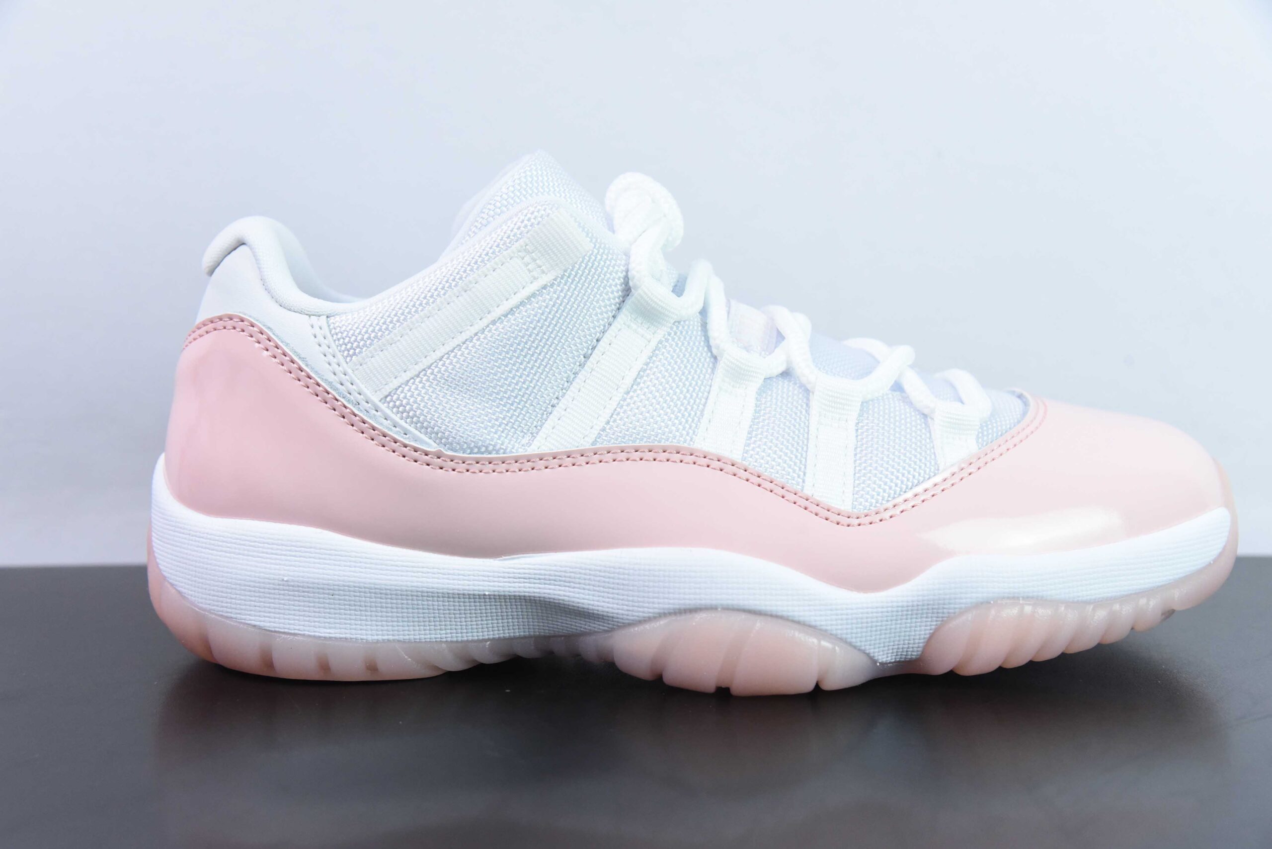 乔丹Wmns Air Jordan 11 Retro LowLegend PinkAJ11漆皮传奇粉白低帮篮球鞋纯原版本 货号：AH7860-160