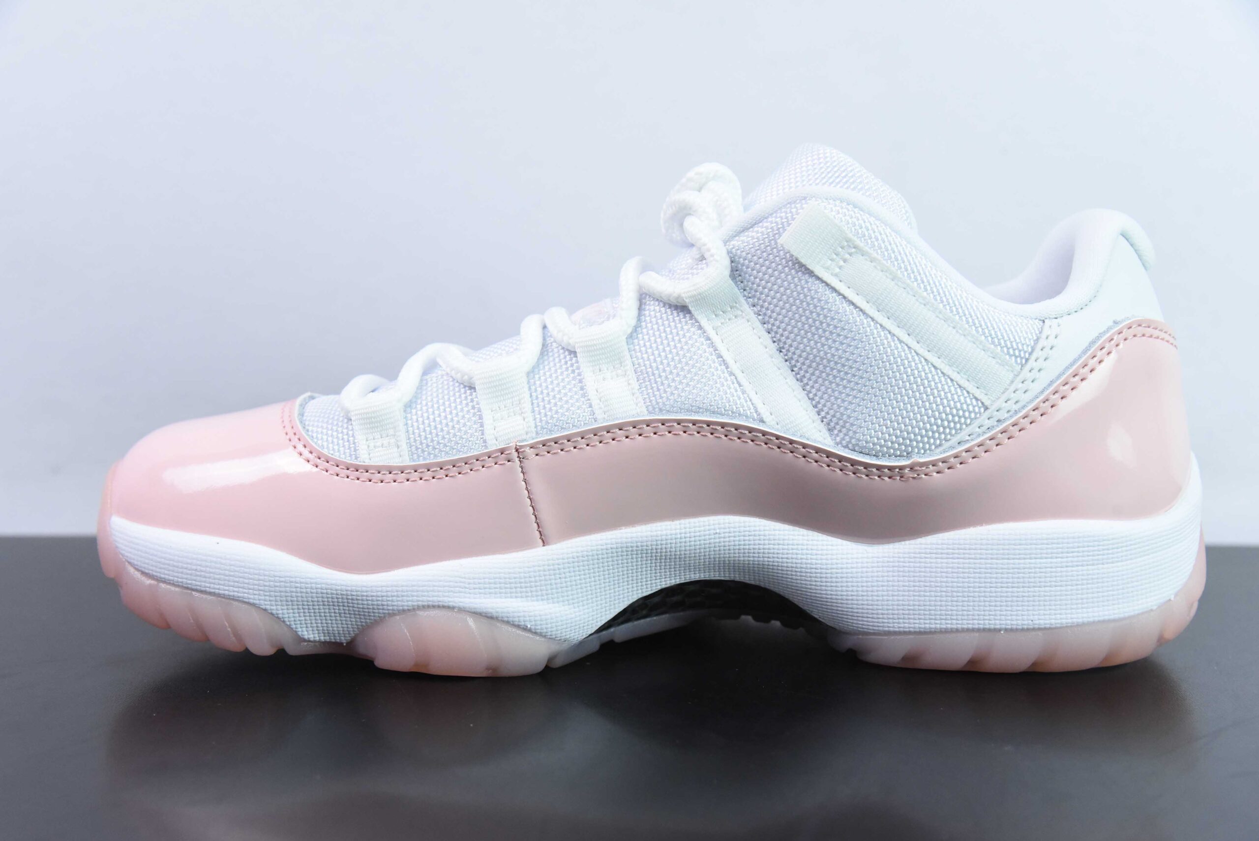 乔丹Wmns Air Jordan 11 Retro LowLegend PinkAJ11漆皮传奇粉白低帮篮球鞋纯原版本 货号：AH7860-160