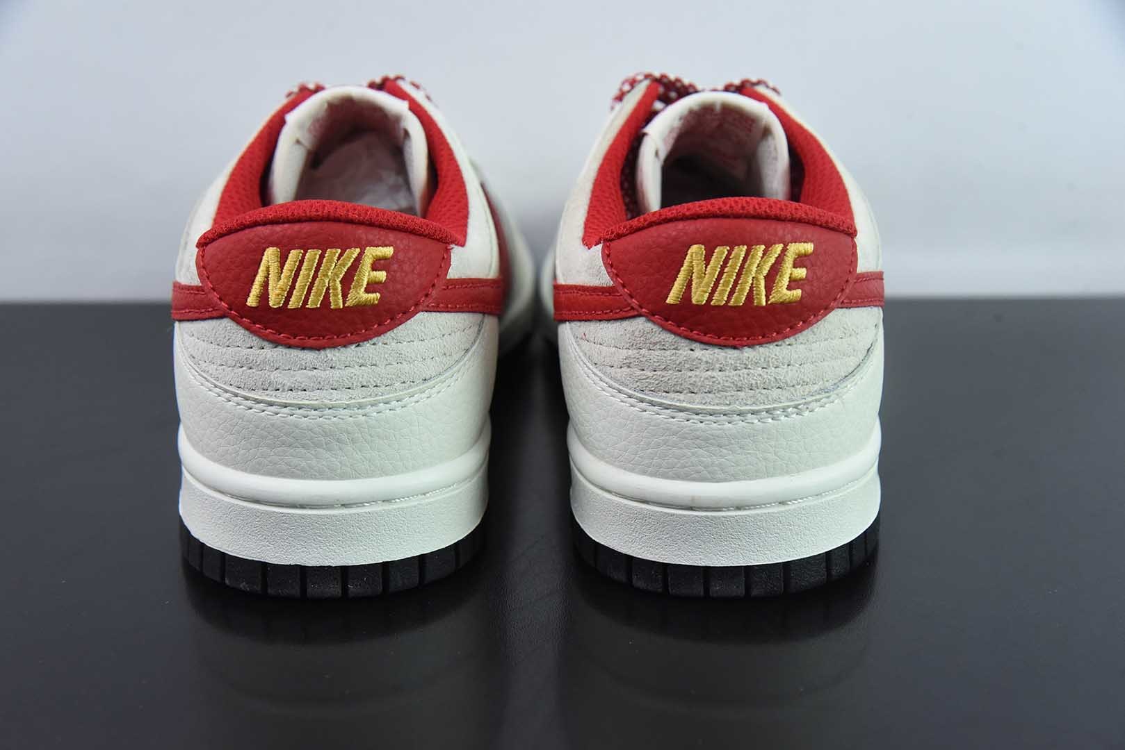 耐克Nike SB Dunk Low 蛇年限定祥云红勾周年高端定制SB低帮休闲板鞋纯原版本 货号：DJ2024-094