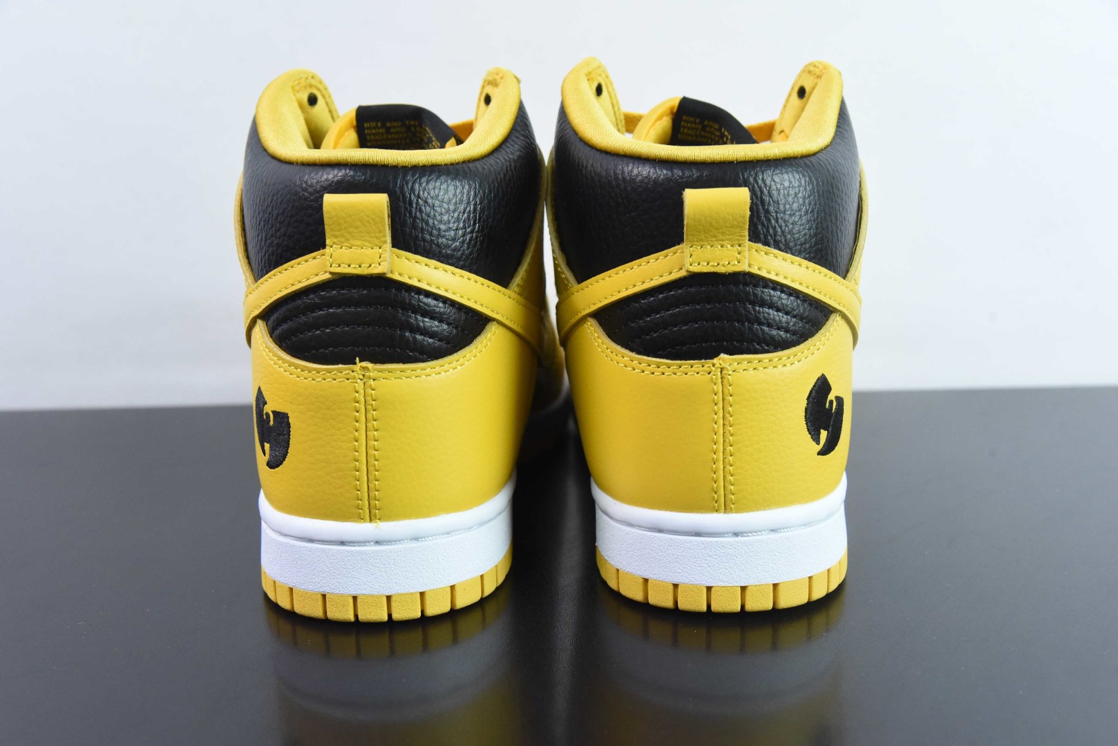 耐克Nike SB Dunk High RetroWu-Tang 武当黑黄蝙蝠高帮SB休闲运动滑板板鞋纯原版本 货号：HJ4320-001 