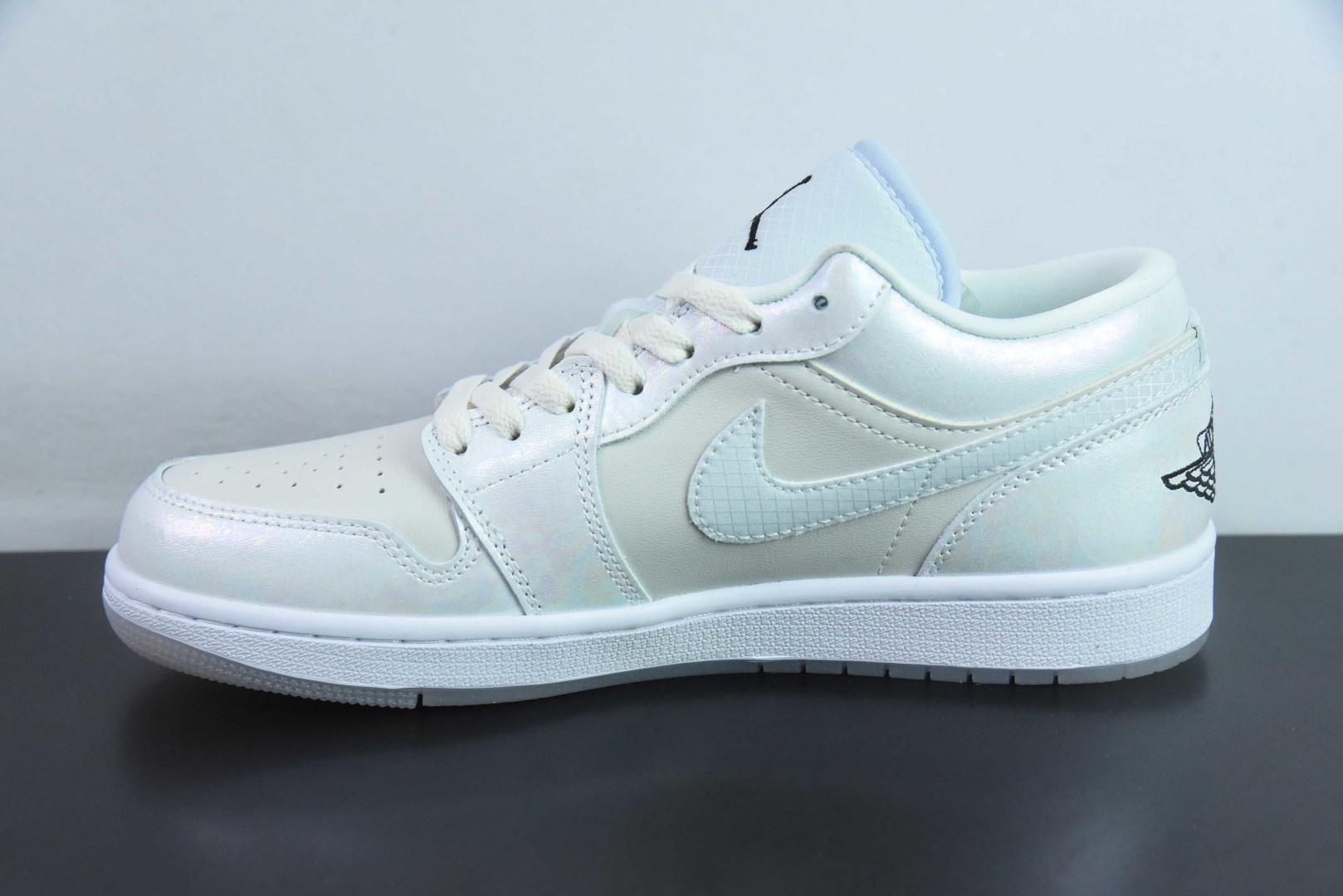 乔丹Air Jordan1 Low AJ1蛇年限定白镭射低帮复古文化篮球鞋纯原版本 货号：HF4080-001